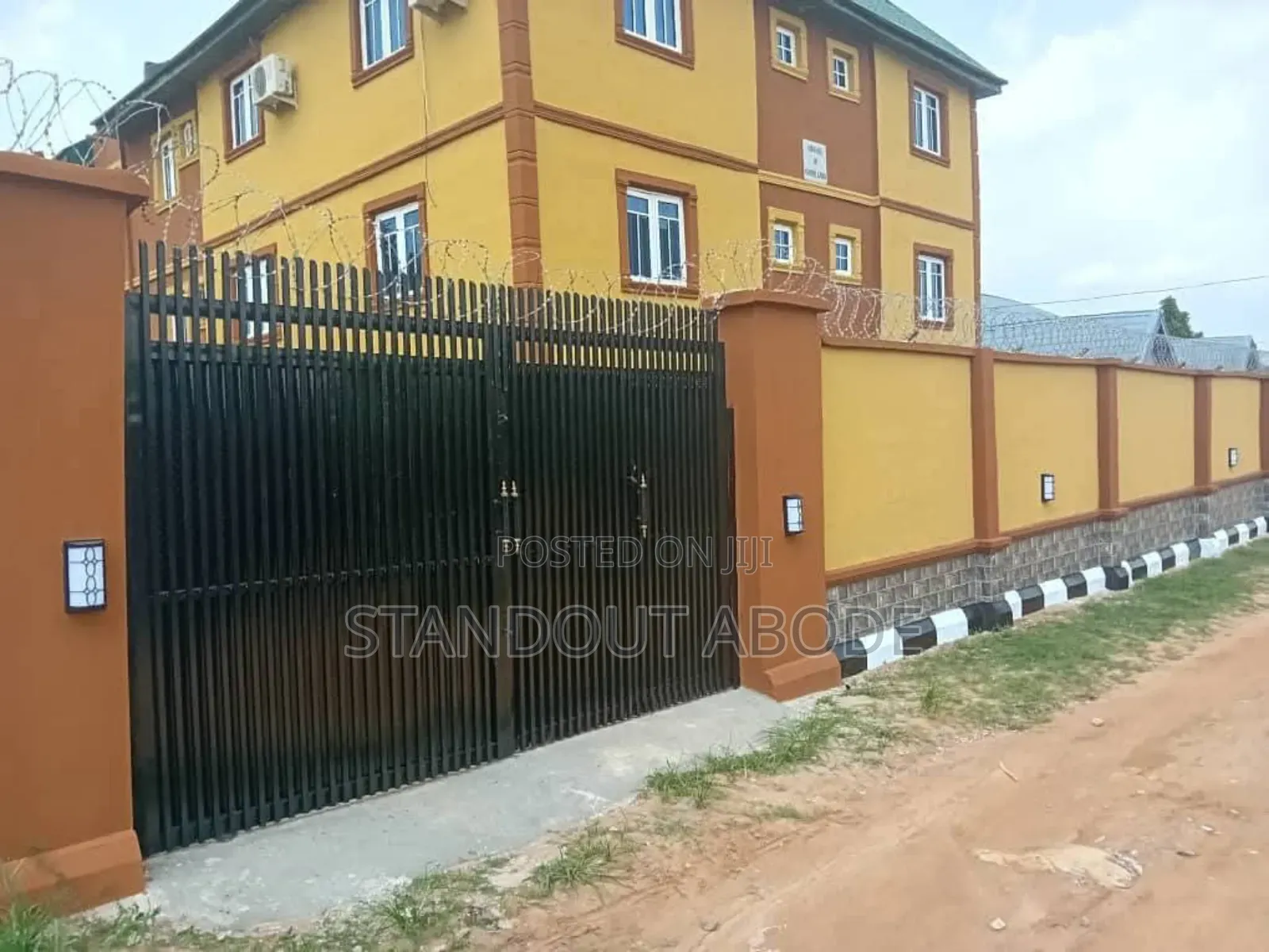 3bdrm Block of Flats in Ayodeji Otegbola, Ifo for sale