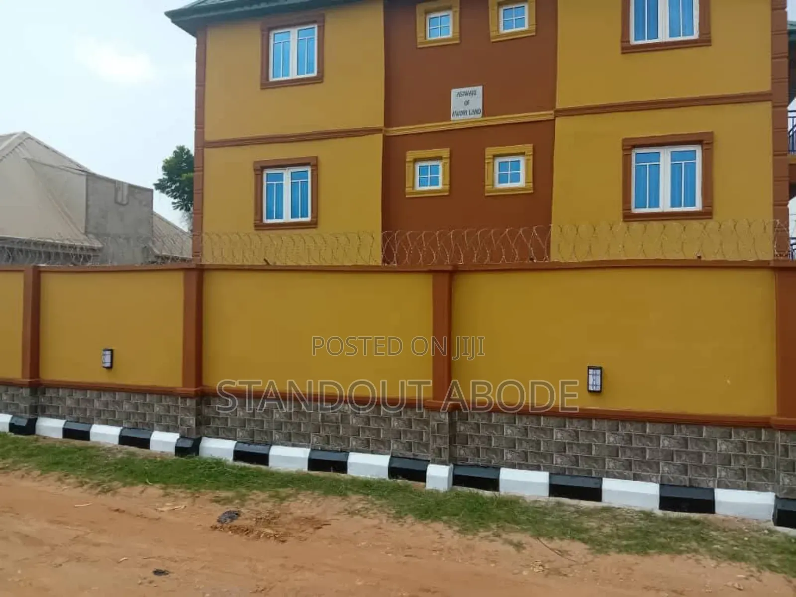 3bdrm Block of Flats in Ayodeji Otegbola, Ifo for sale
