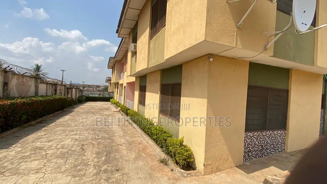 3bdrm House in Ojoo for sale