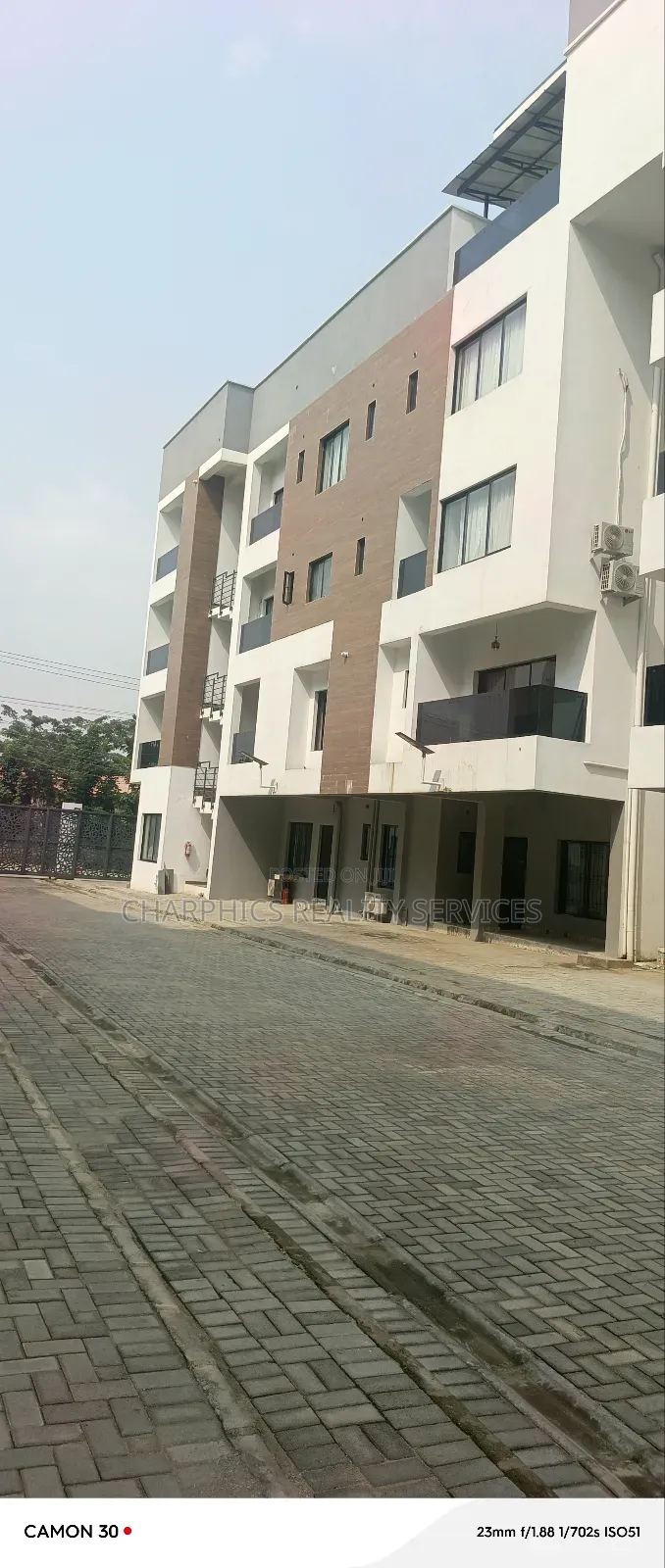 3bdrm Apartment in Ikeja GRA for rent