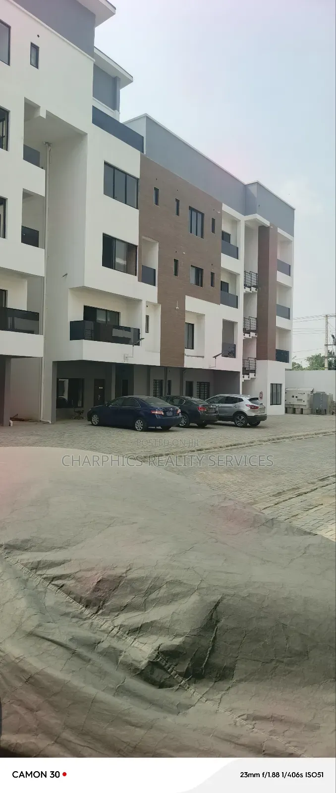 3bdrm Apartment in Ikeja GRA for rent