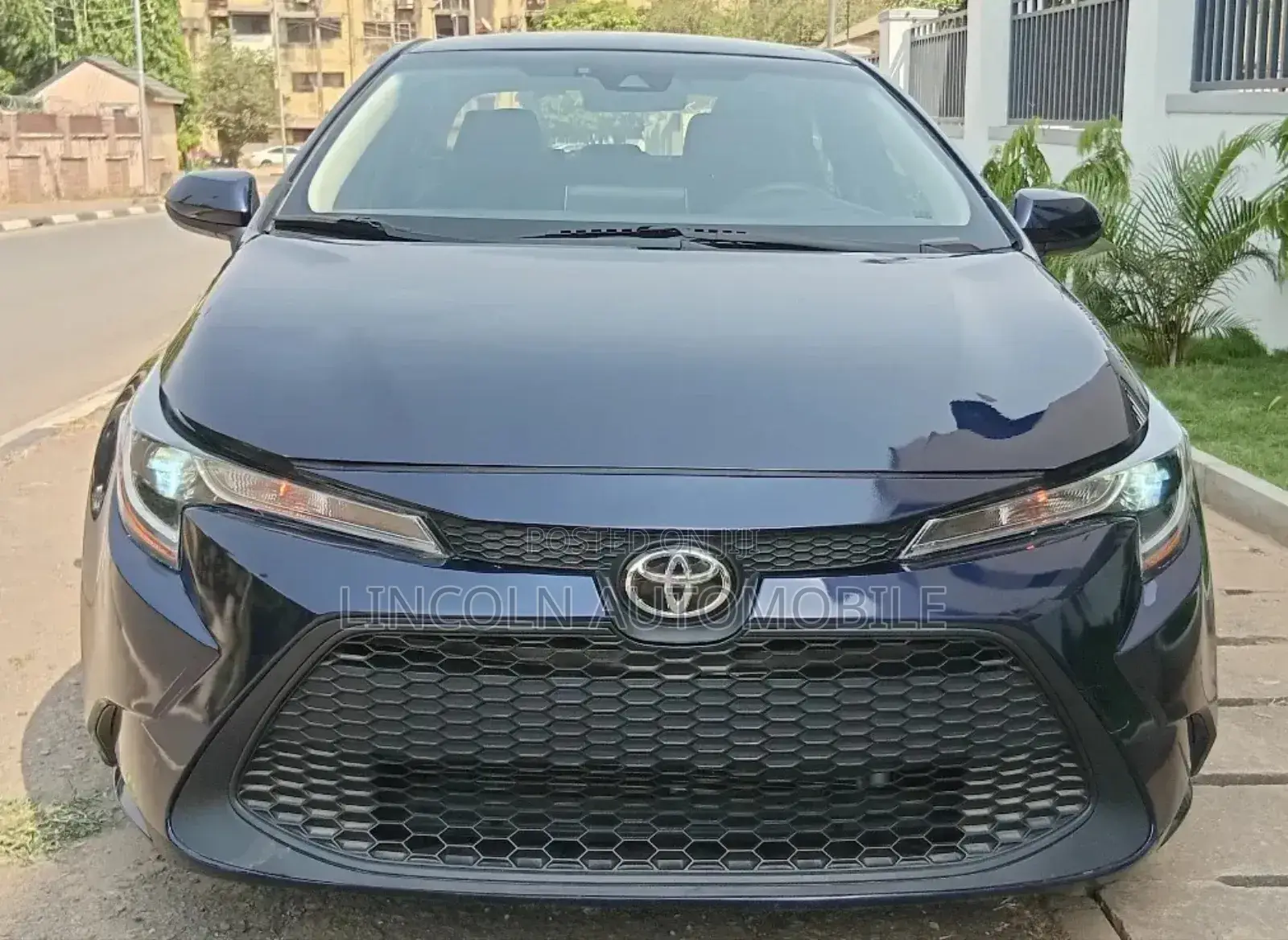 Toyota Corolla LE 2020 Blue