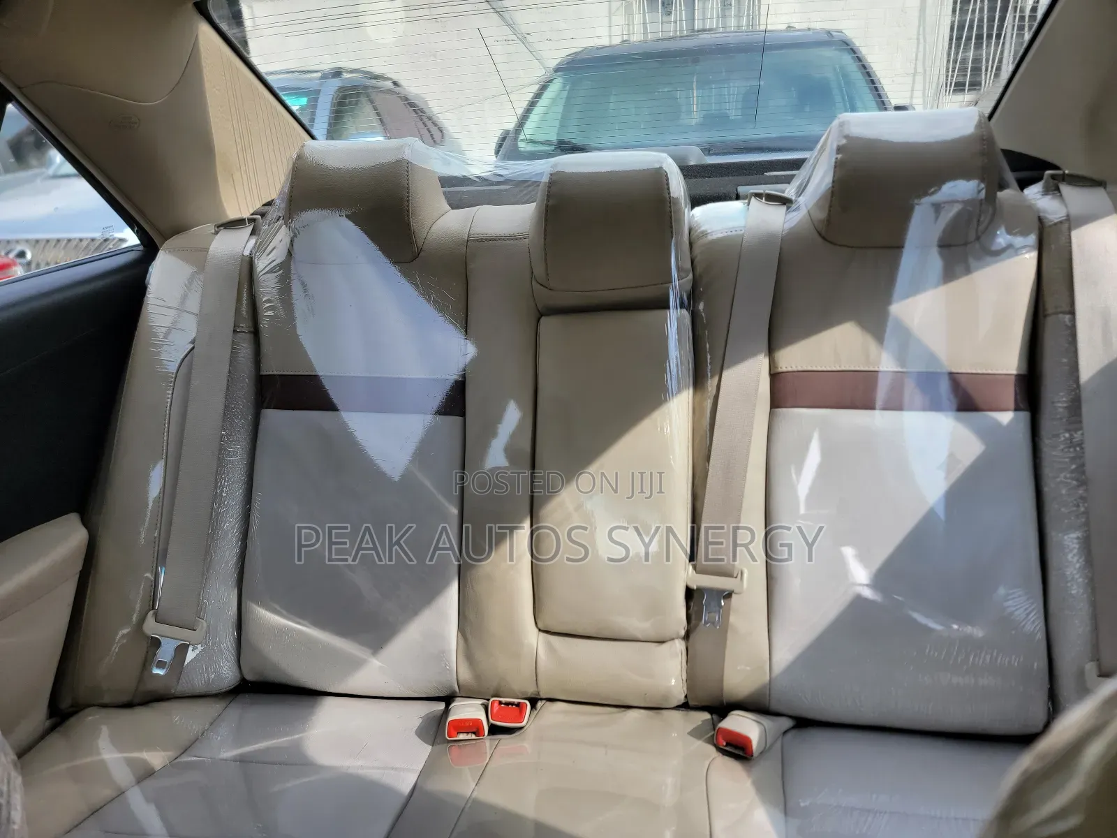 Toyota Camry LE 4dr Sedan w/Prod. End 11/13 (2.5L 4cyl 6A) 2014 Gray