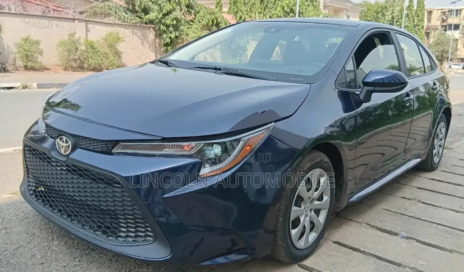 Toyota Corolla LE 2020 Blue
