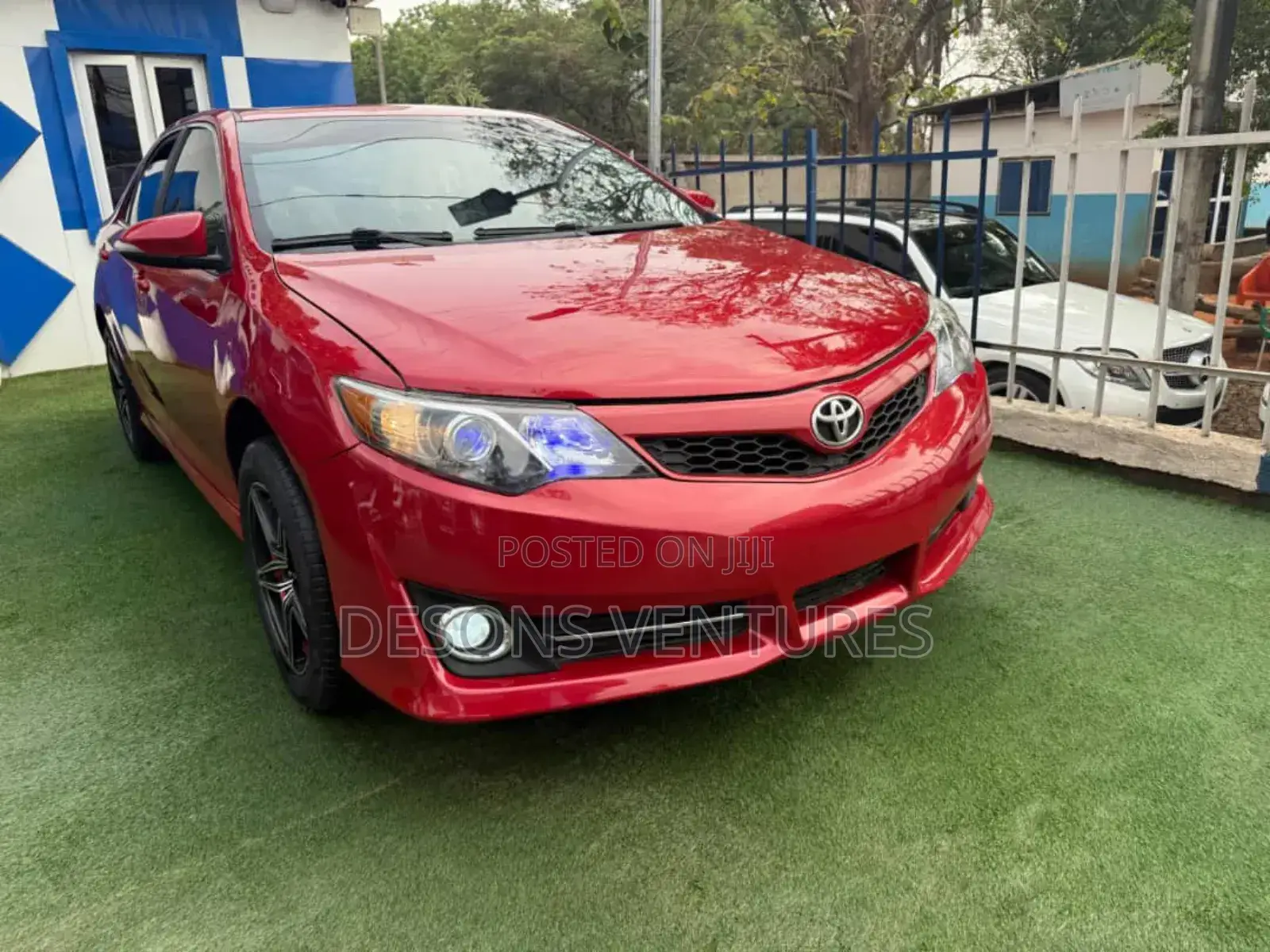 Toyota Camry SE Sport 4dr Sedan w/Prod. End 11/13 (2.5L 4cyl 6A) 2014