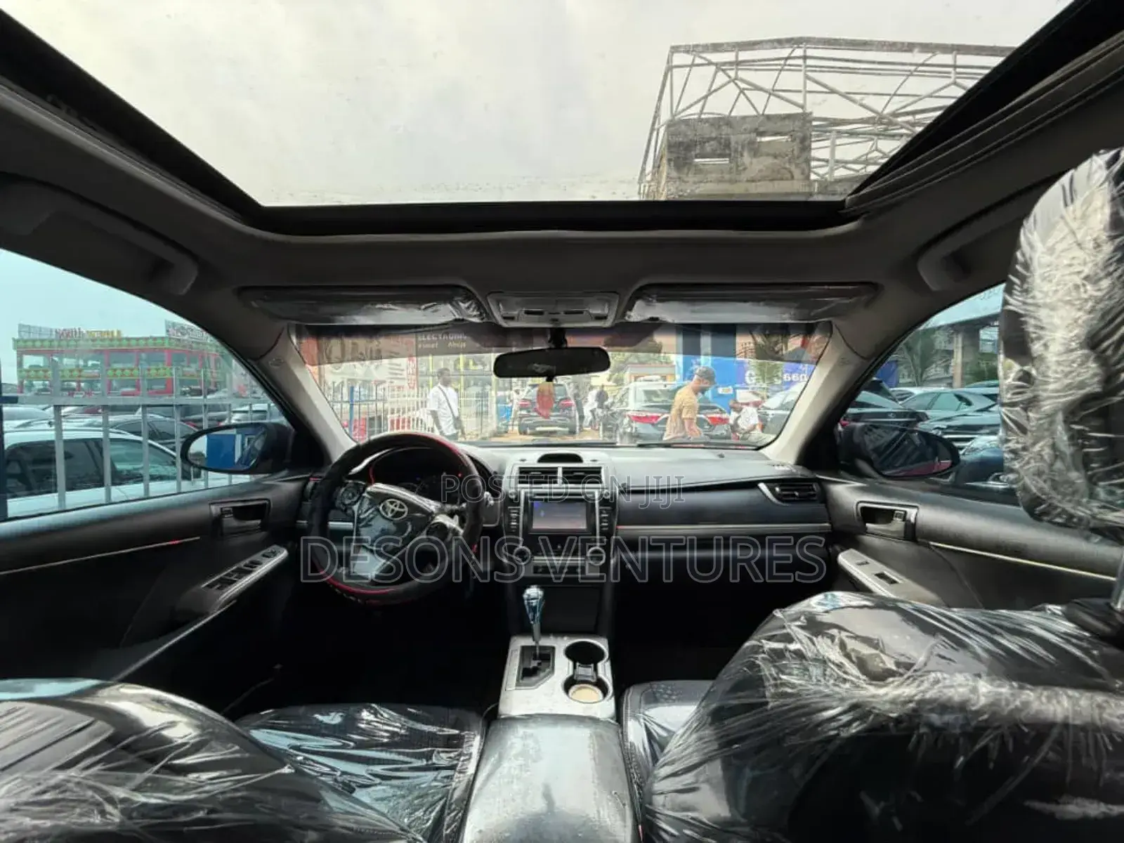 Toyota Camry SE Sport 4dr Sedan w/Prod. End 11/13 (2.5L 4cyl 6A) 2014
