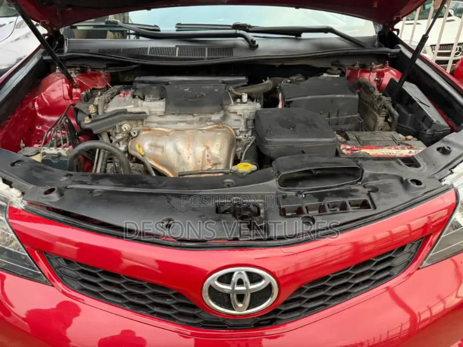 Toyota Camry SE Sport 4dr Sedan w/Prod. End 11/13 (2.5L 4cyl 6A) 2014