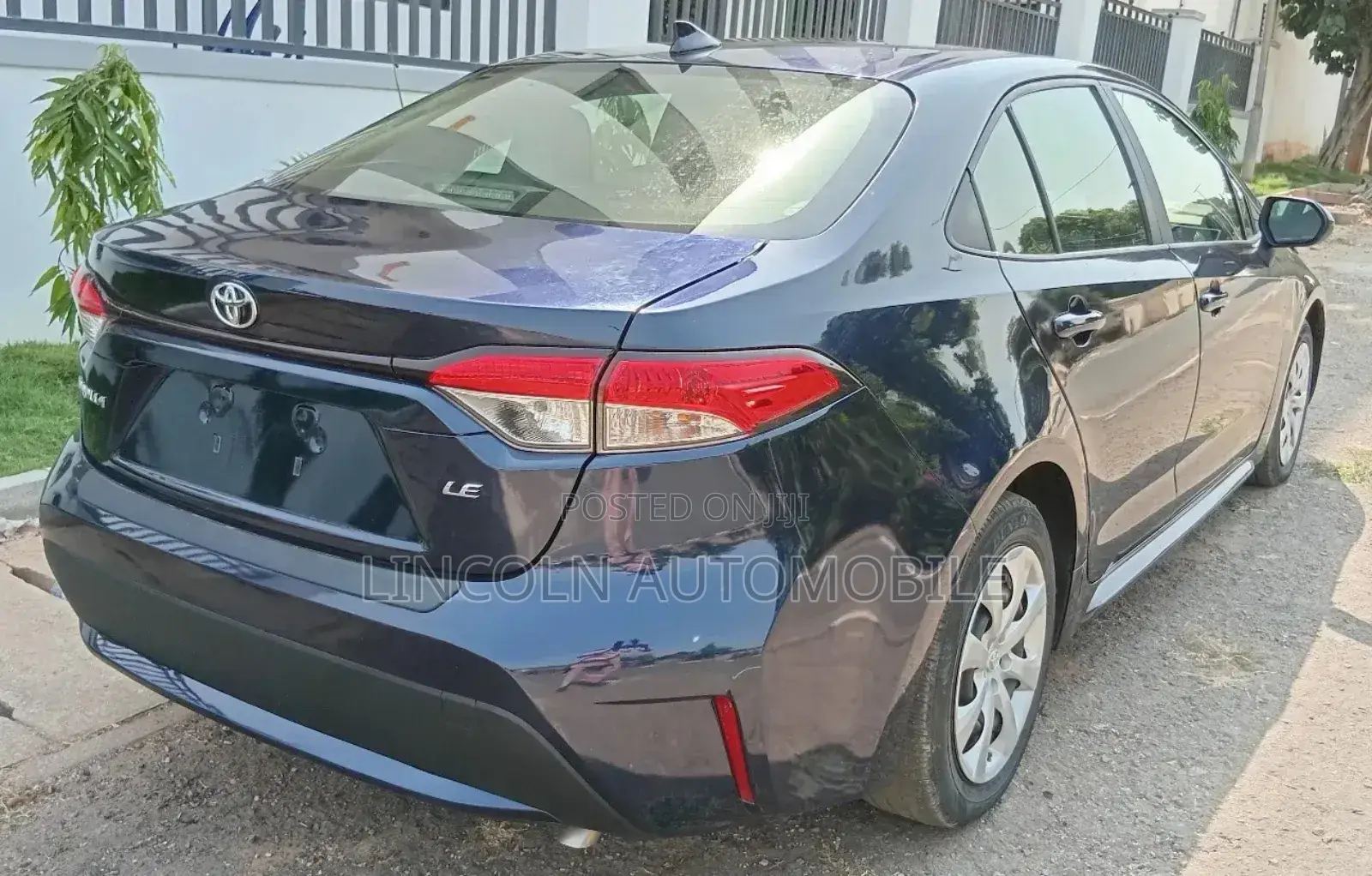 Toyota Corolla LE 2020 Blue