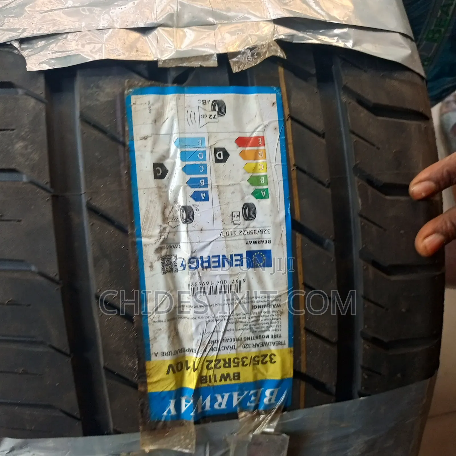 325/35/22 Bewey Tire