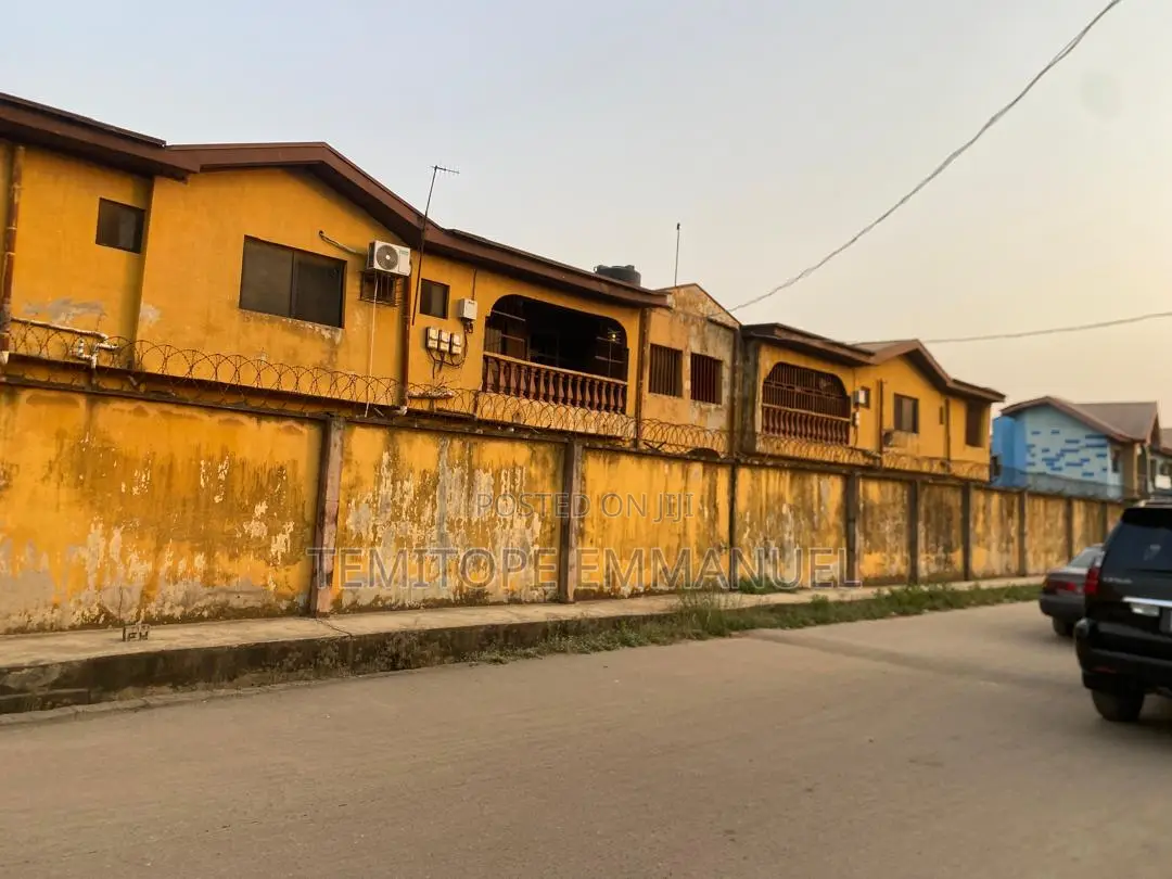 Furnished 18bdrm House in Akowonjo Alimosho for sale