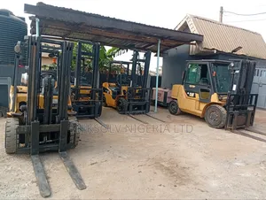 Caterpillar Forklift
