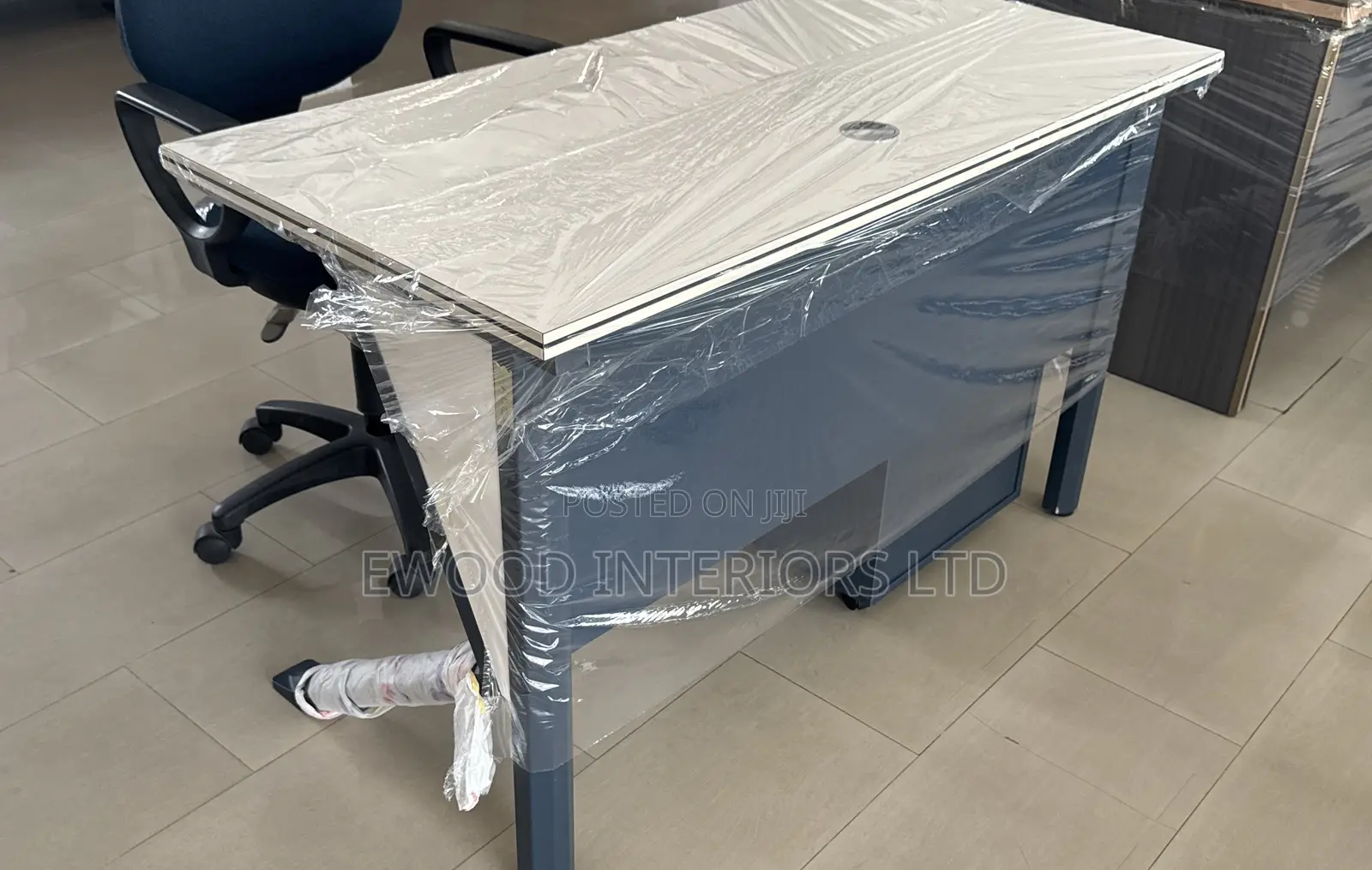 High Quality Office Table With Metal Leg and Mobile Drawers