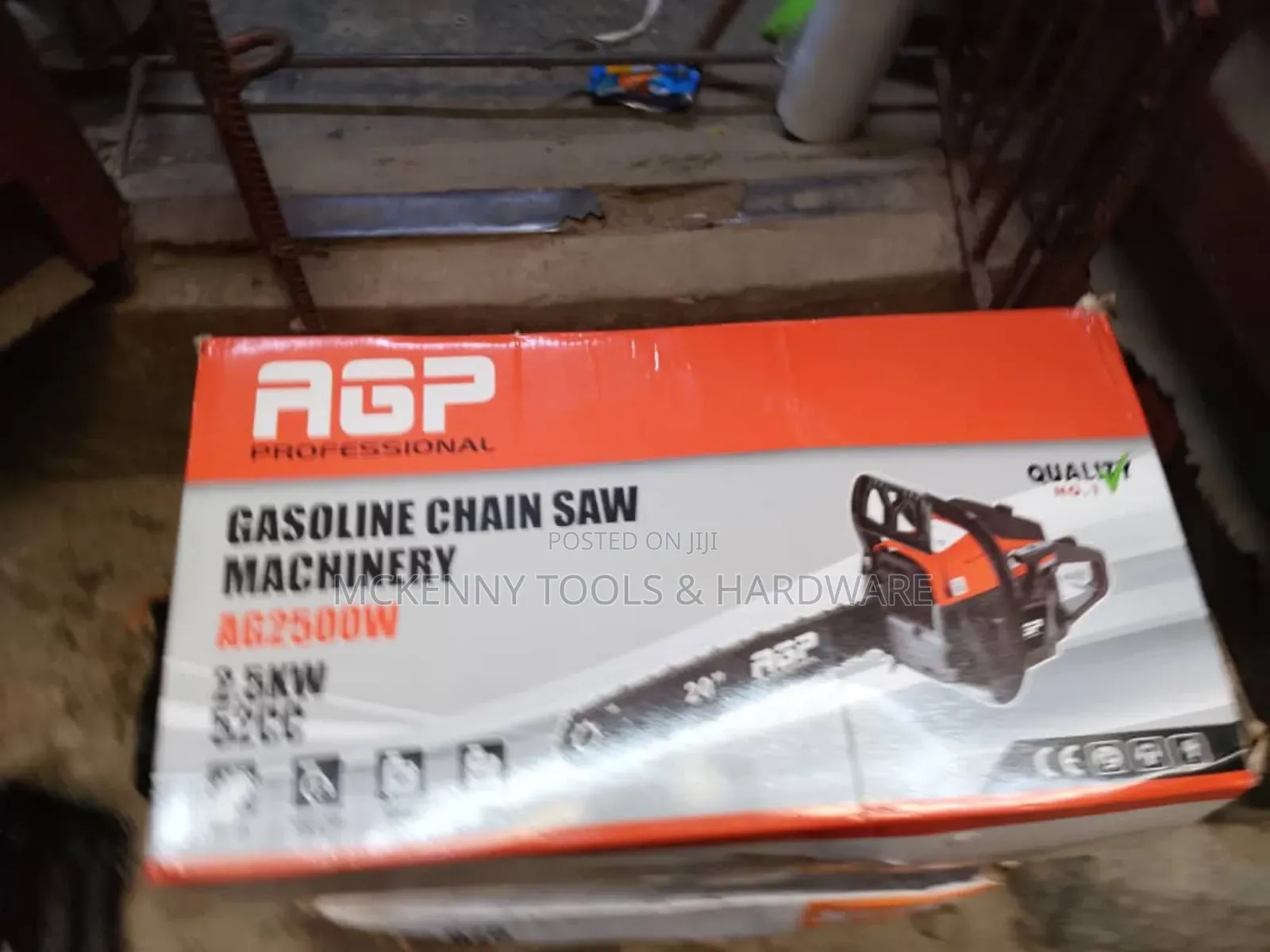 Power Plus Pp2500w Gasoline Chain Saw.