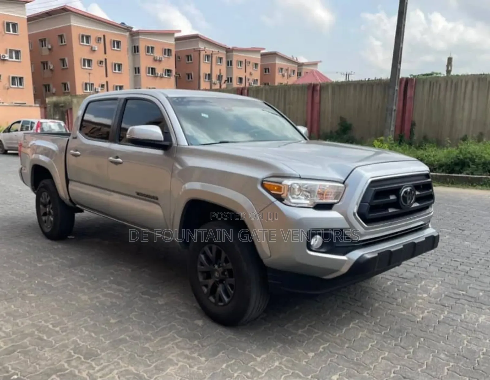 Toyota Tacoma SR5 Double Cab 6' Bed V6 AT 2023 Silver