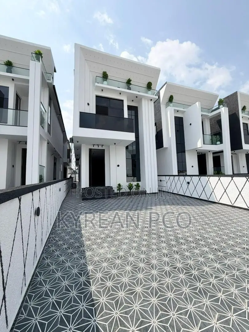 5bdrm Duplex in Chevron for sale