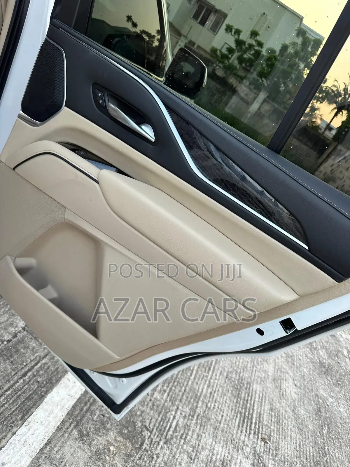 Cadillac Escalade ESV 2021 White