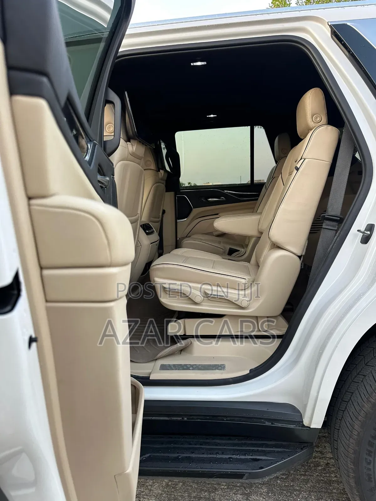 Cadillac Escalade ESV 2021 White