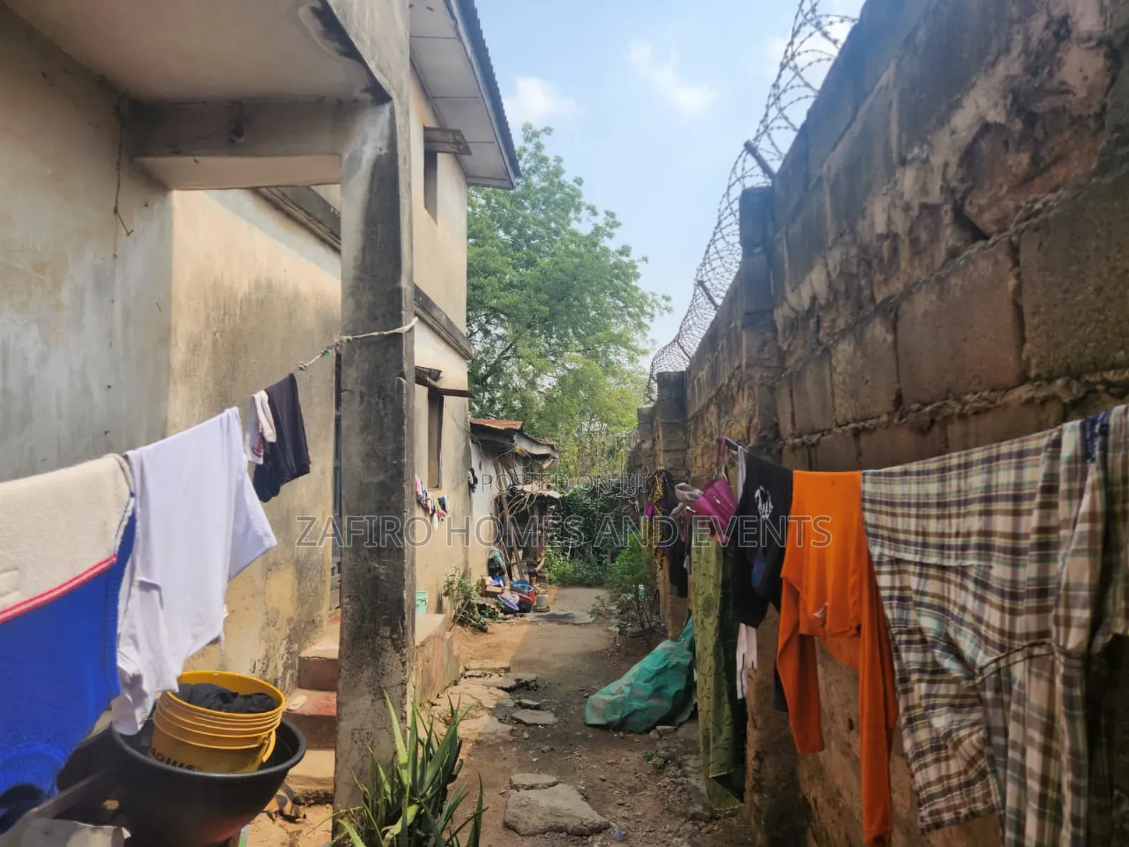 11bdrm Block of Flats in Felele, Ibadan for sale