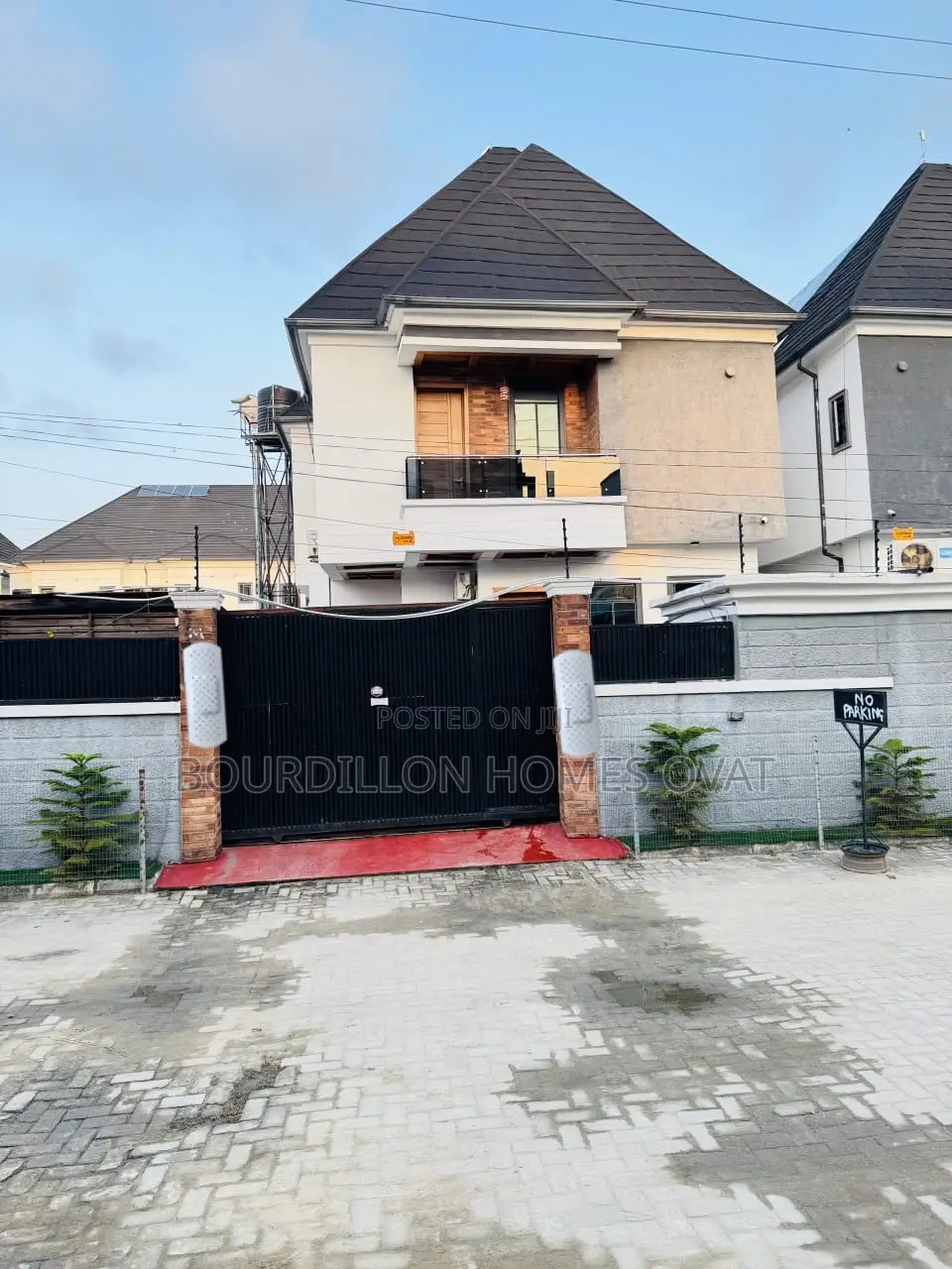 5bdrm Duplex in Ikota Villa Estate for sale