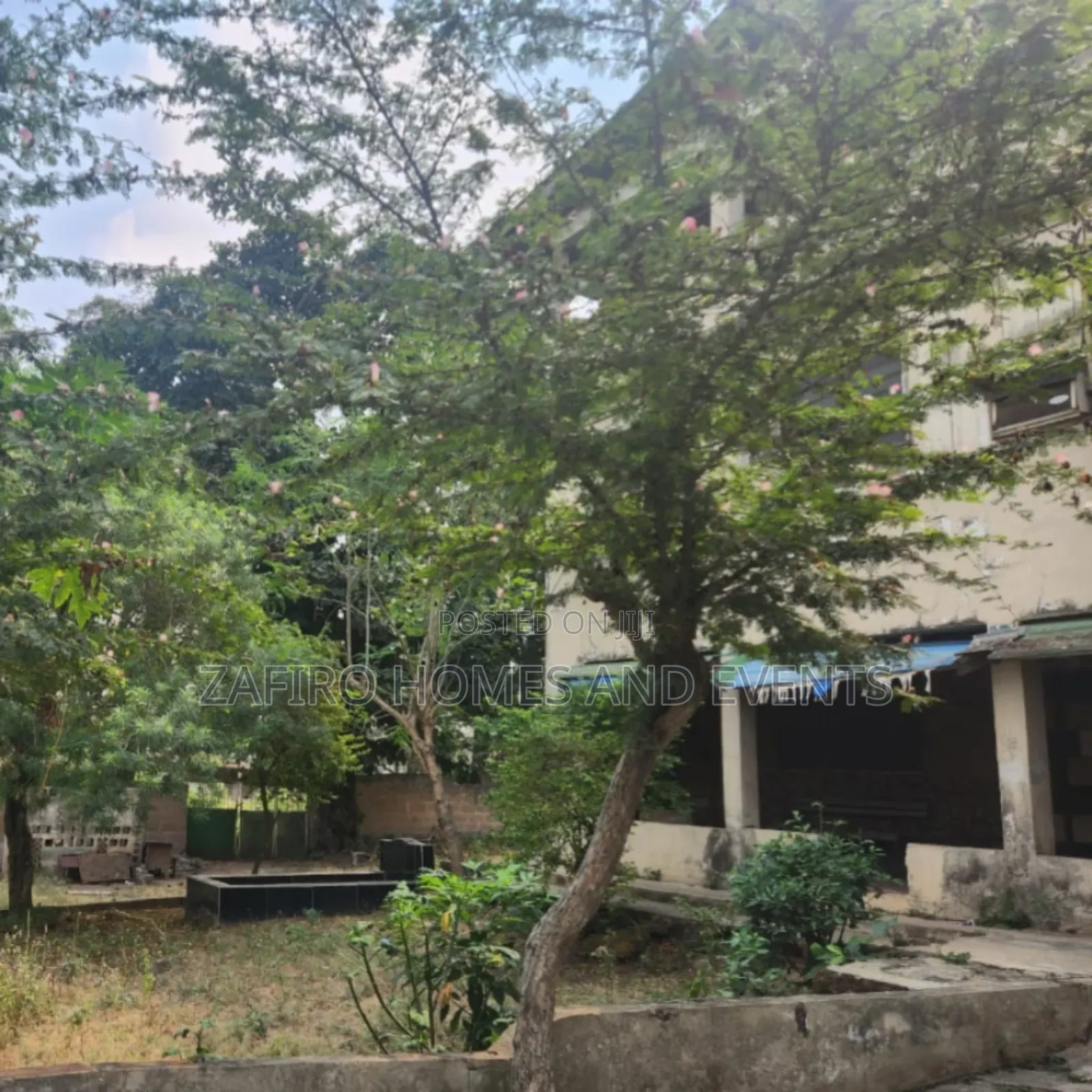 11bdrm Block of Flats in Felele, Ibadan for sale