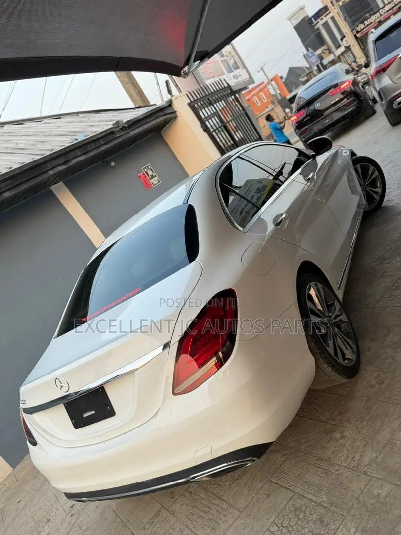 Mercedes-Benz C300 2020 White