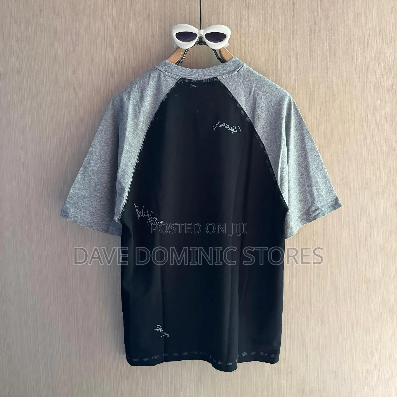 High Quality Balenciaga T-Shirt.