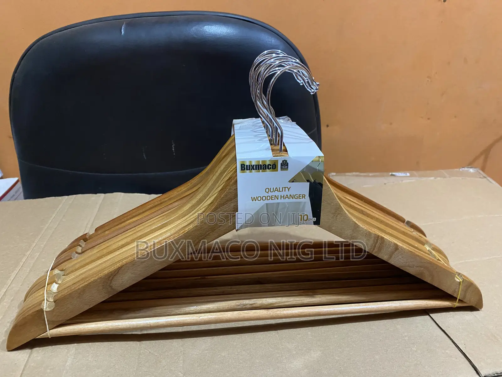 10pcs Of Wooden Hangers Non Slip