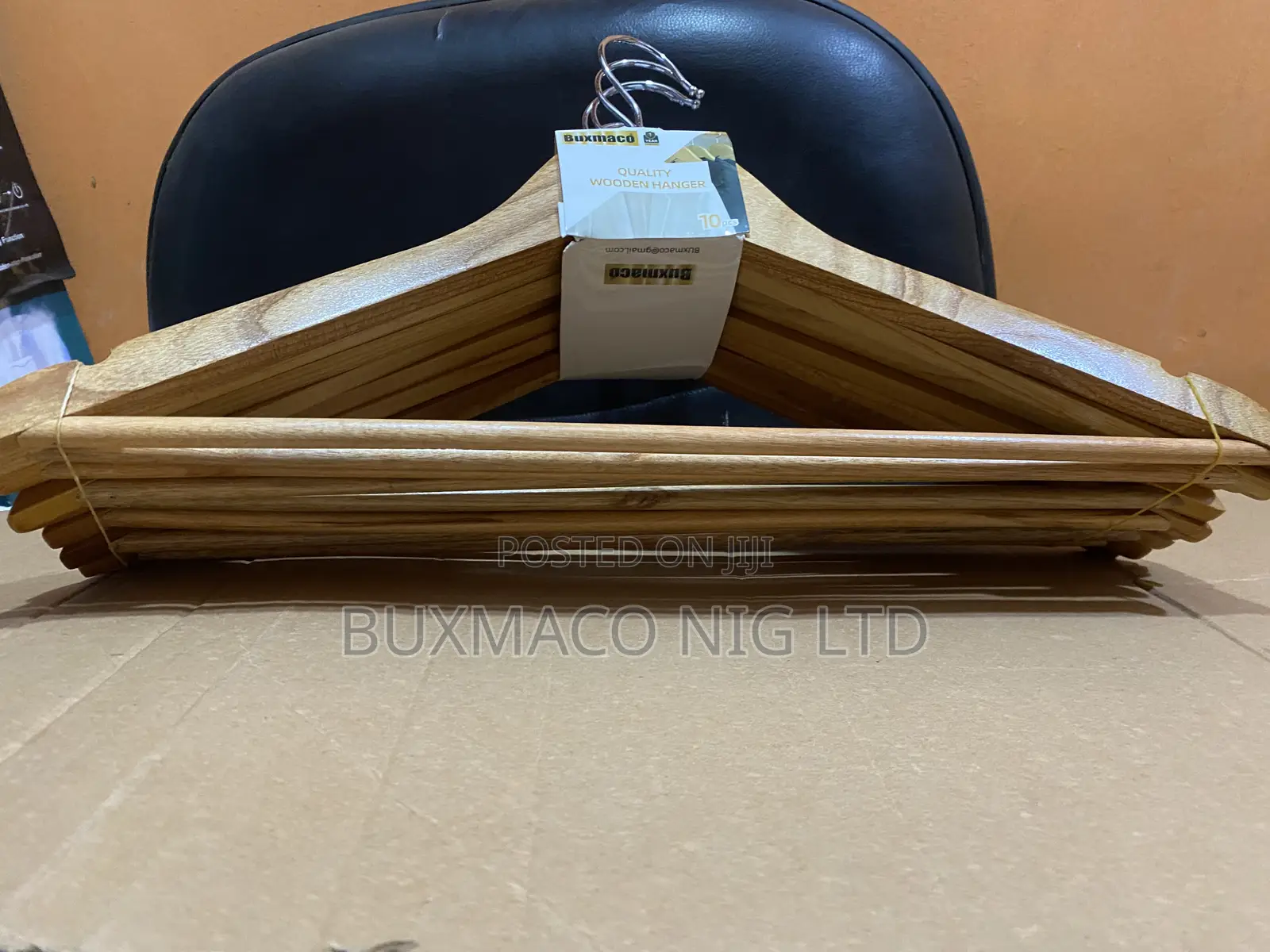 10pcs Of Wooden Hangers Non Slip