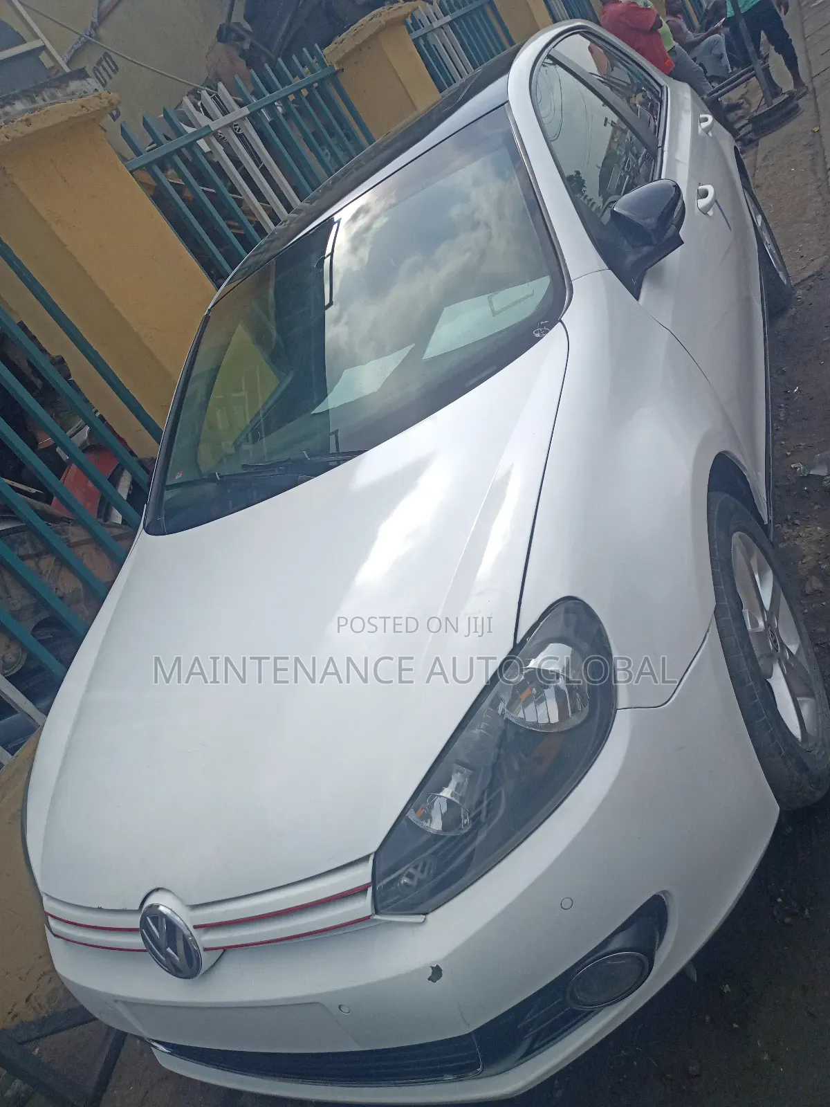 Volkswagen Golf 2.5 5 Door 2011 White