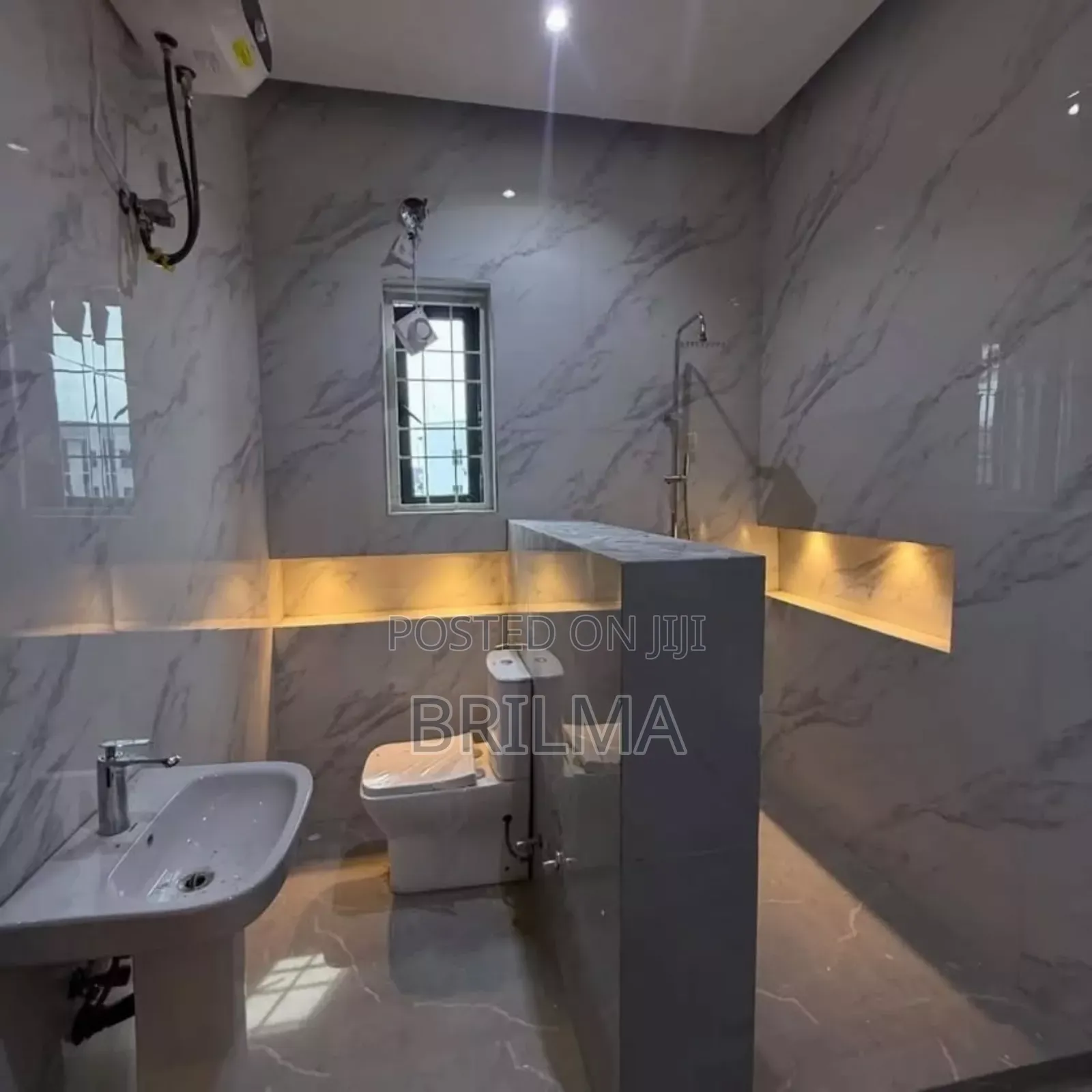 5bdrm Townhouse/Terrace in Garki for sale