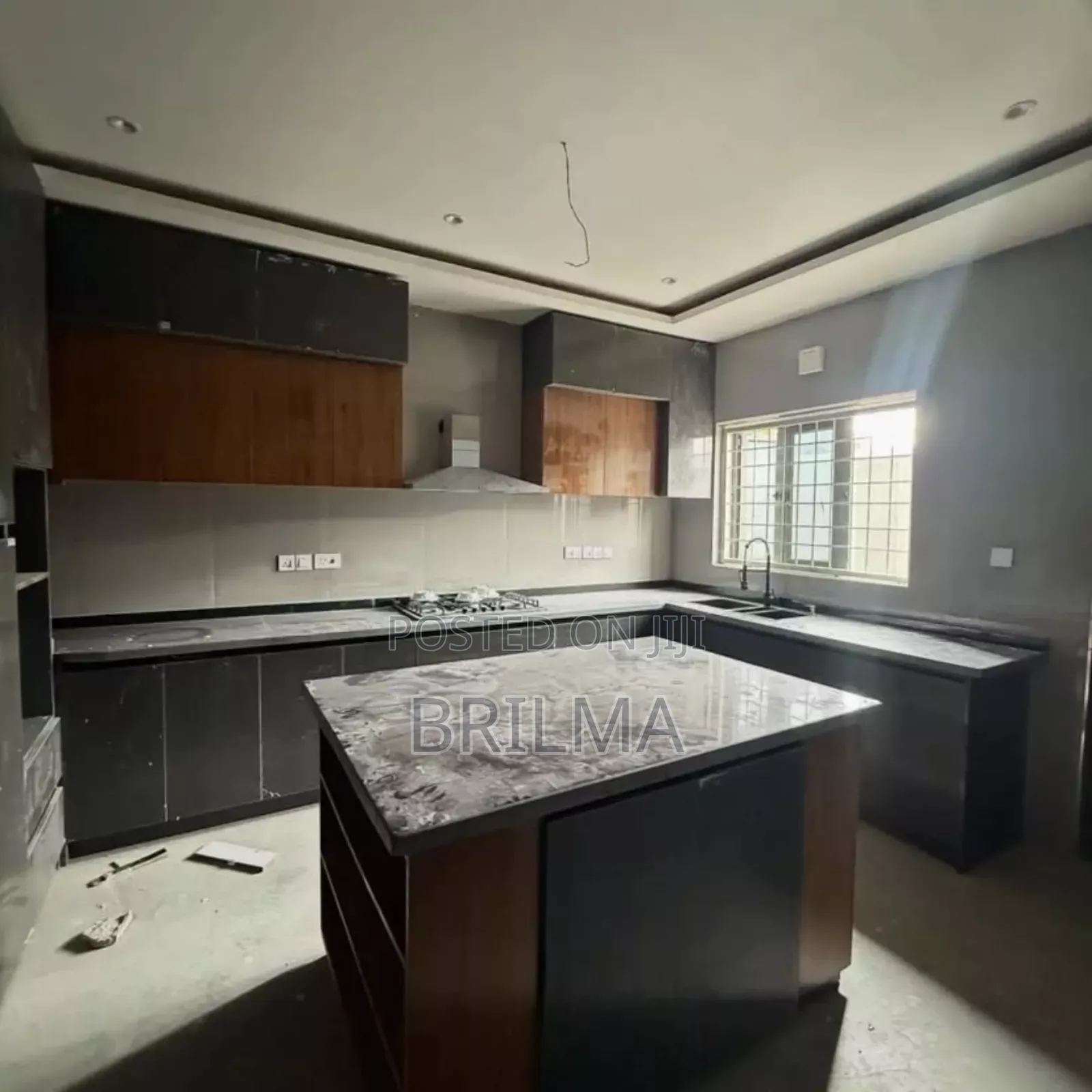 5bdrm Townhouse/Terrace in Garki for sale