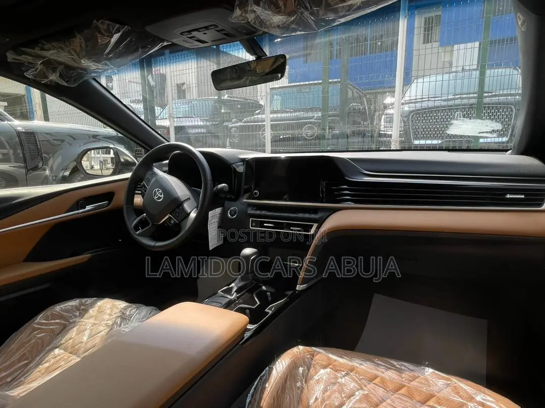 New Toyota Camry LE 2025 Silver