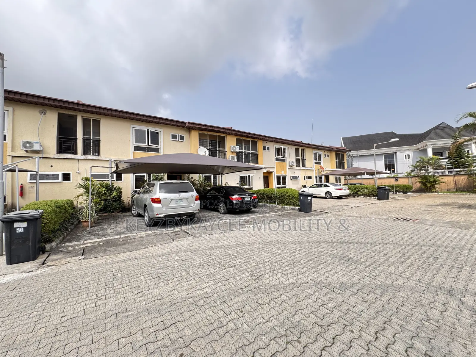 5bdrm Townhouse / Terrace in Off Platinum Road, Ikate for rent