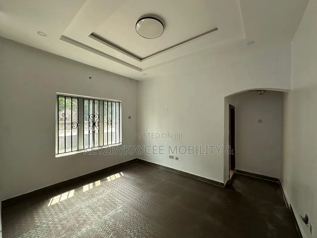 5bdrm House in Chevy View, Chevron for sale
