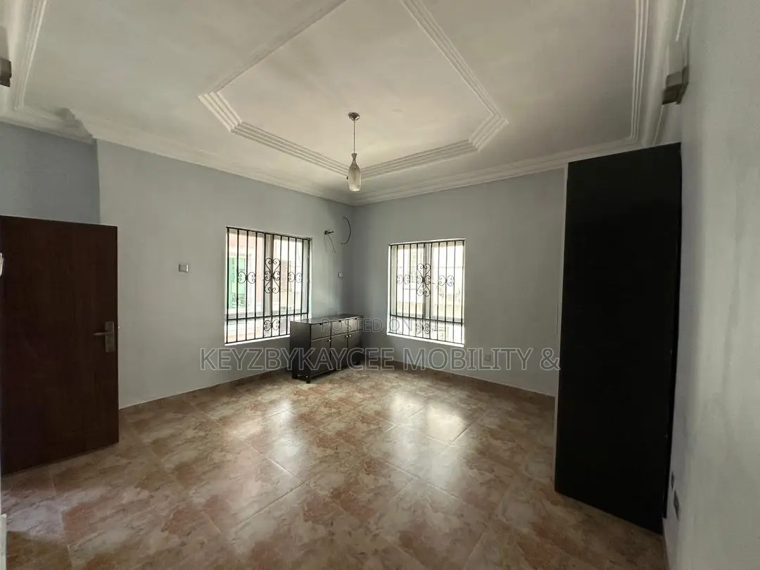 5bdrm House in Chevy View, Chevron for sale