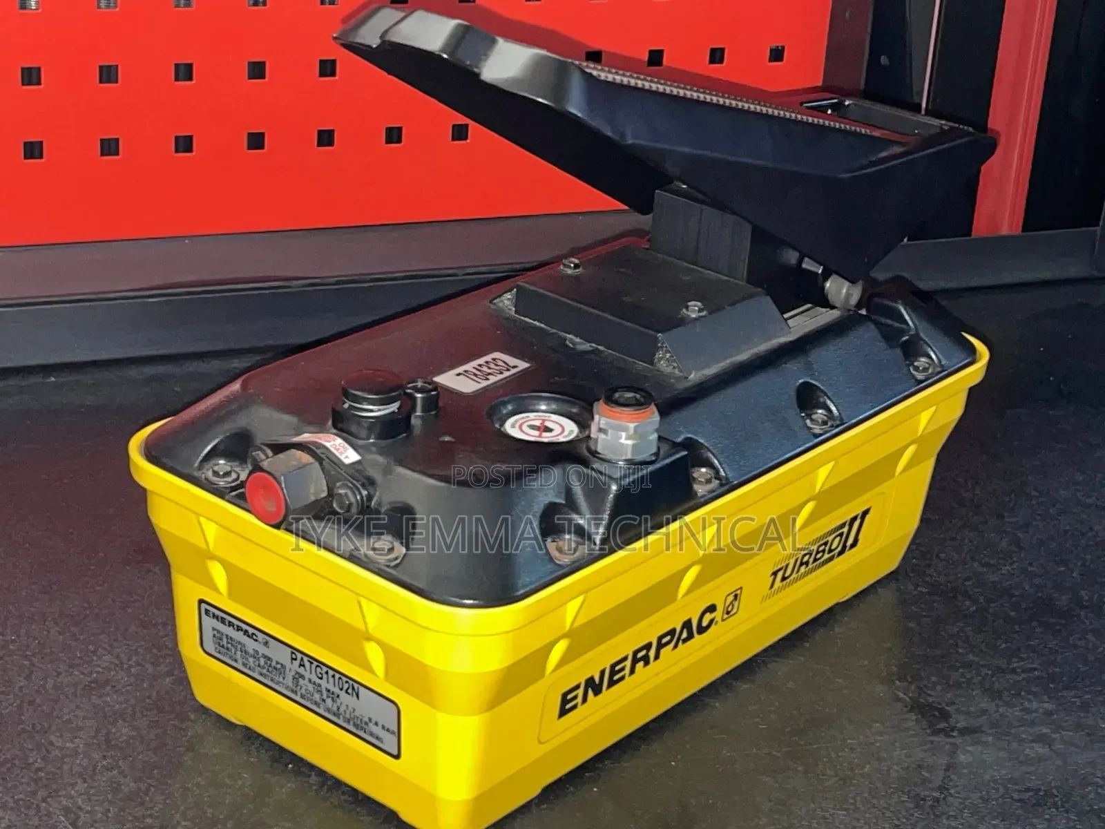 Enerpac Patg1102n 10000psi Air/Hydraulic Hand/Foot Pump -Turbo Ii