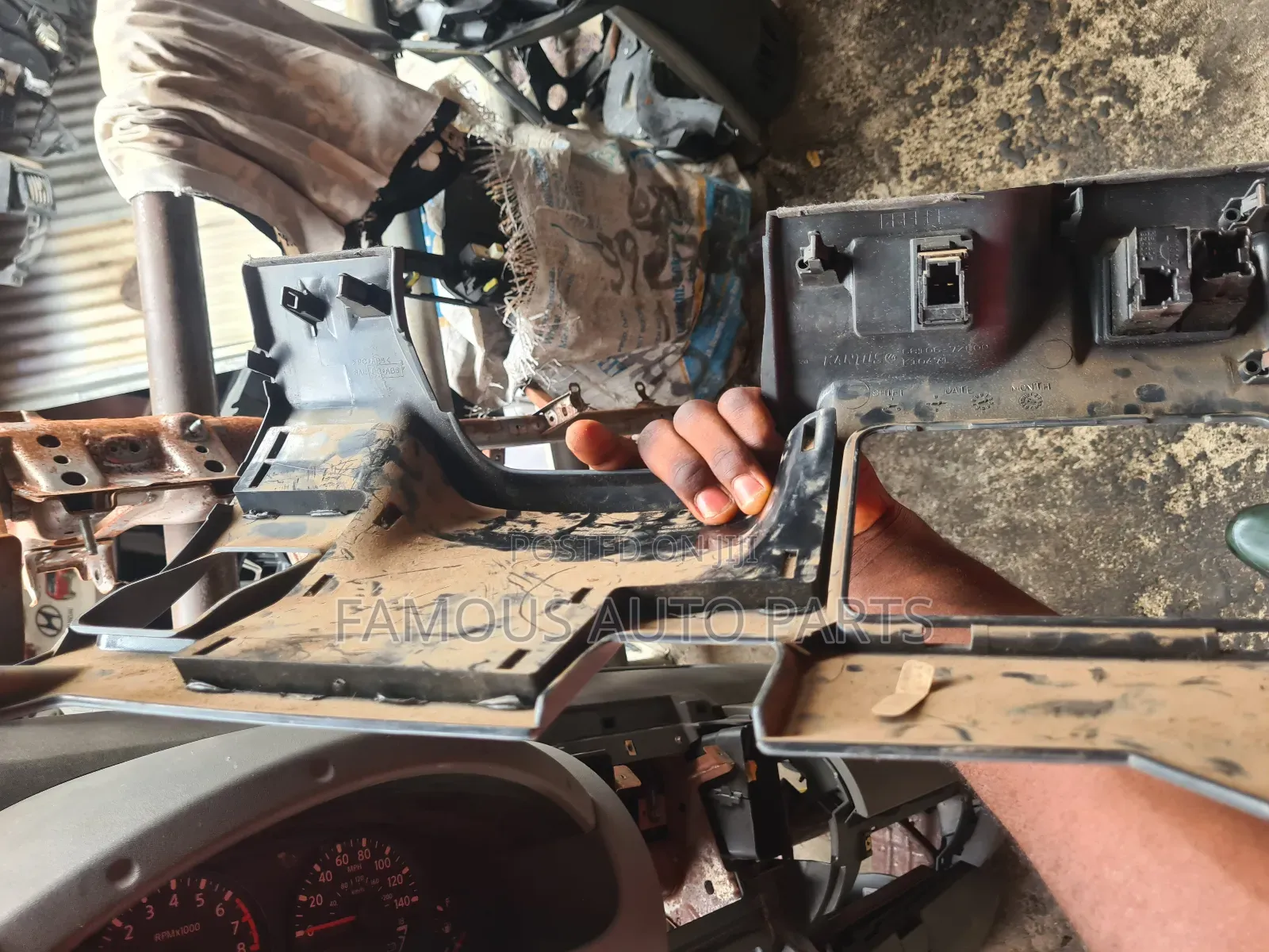 Steering Cover Nissan Xterra 1919_2000/Nissan Pathfinder