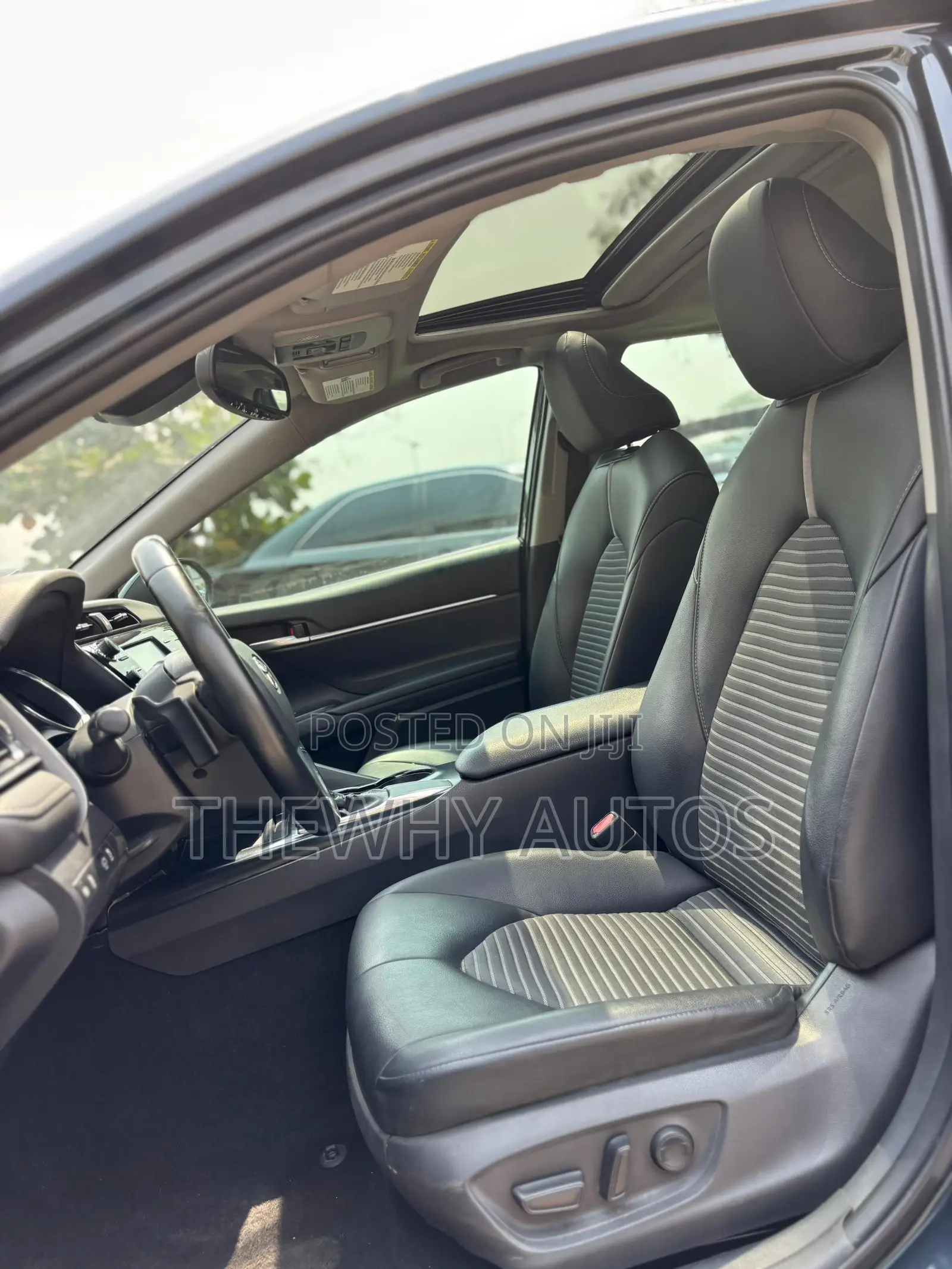 Toyota Camry SE FWD (2.5L 4cyl 8AM) 2018 Blue