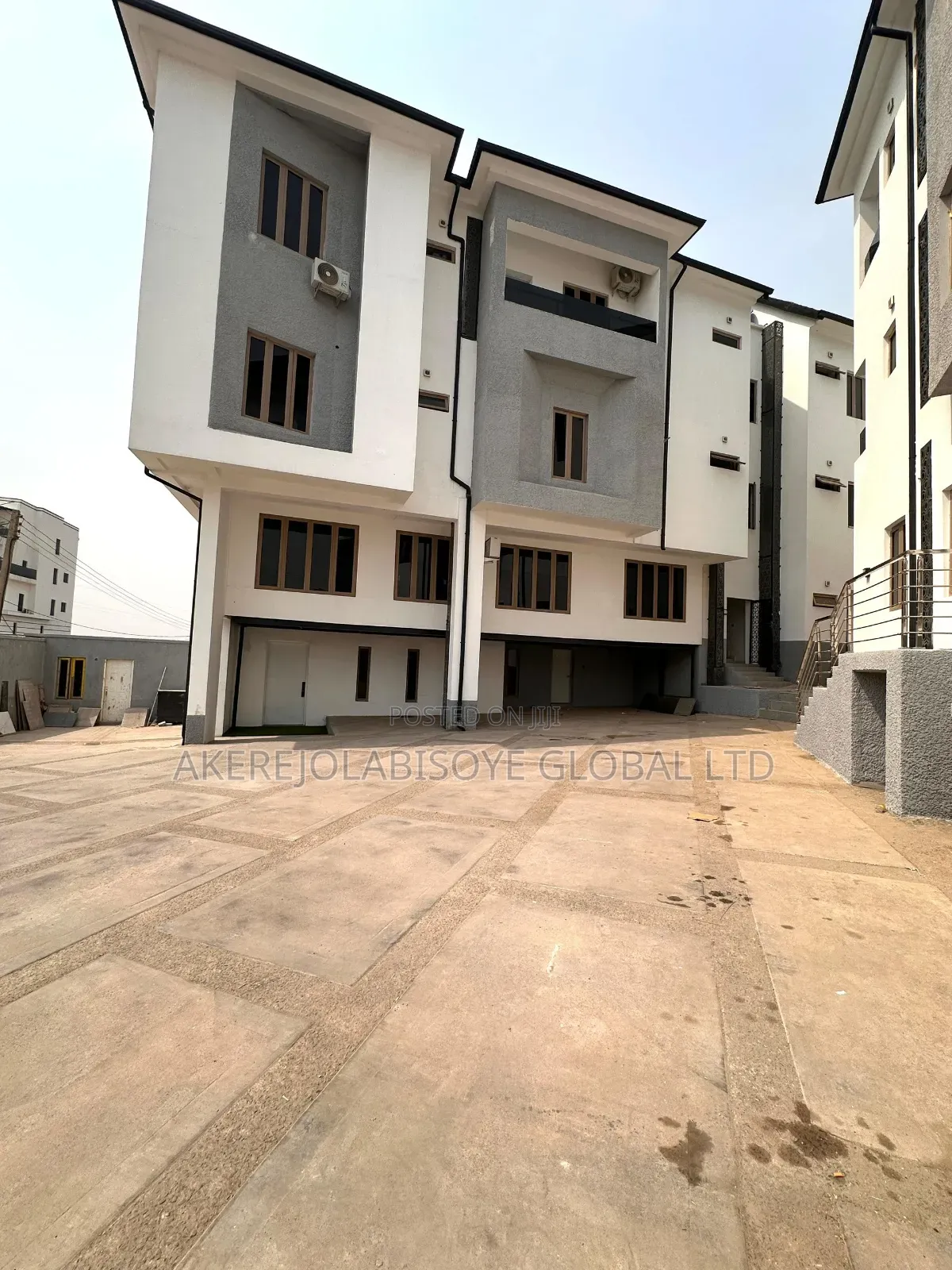 2bdrm Apartment in Guzape, Abuja for sale