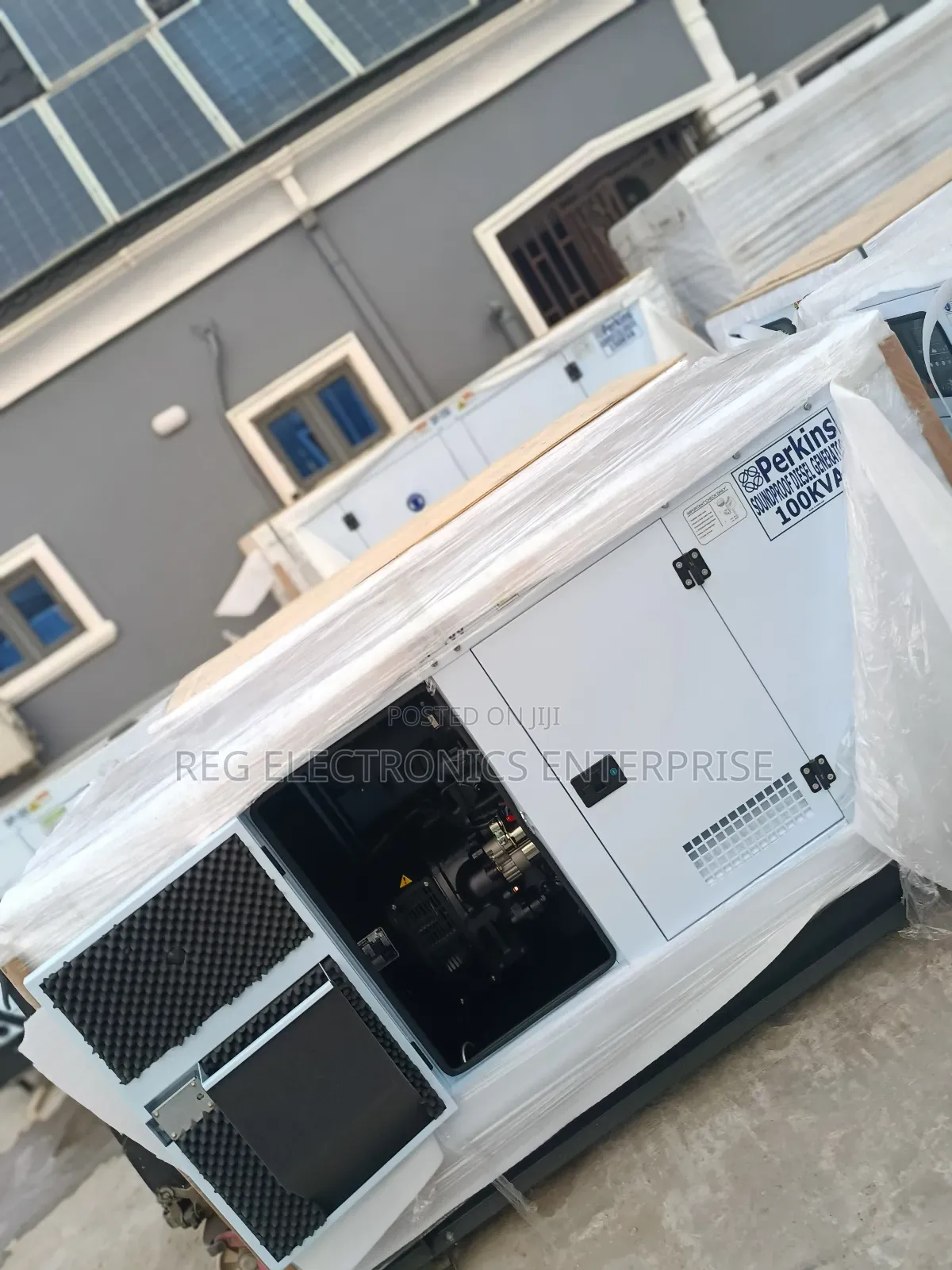 √ 100kva Perkins Soundproof Generator England 