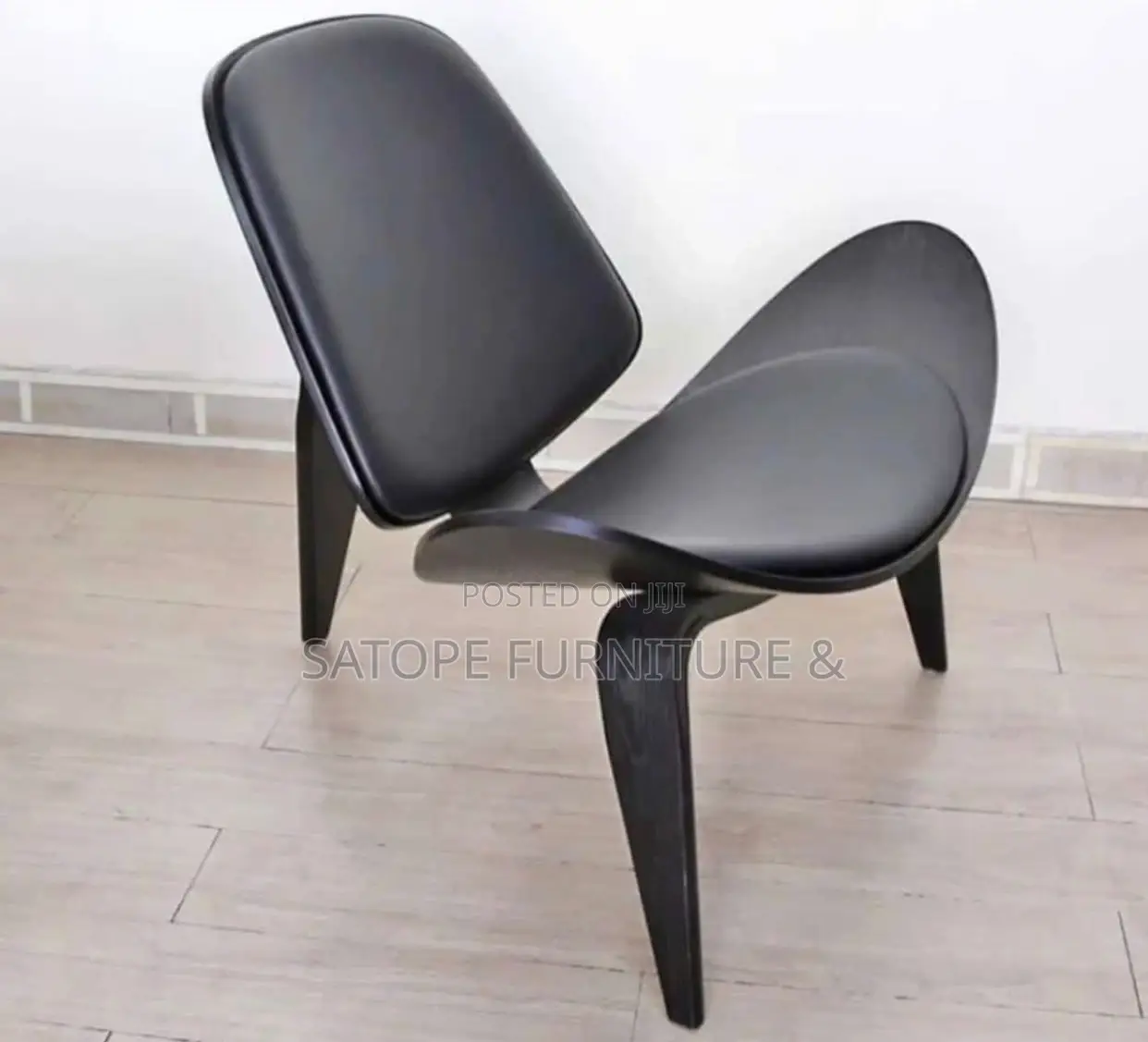 High Quality Relaxing and Rocking Chair.