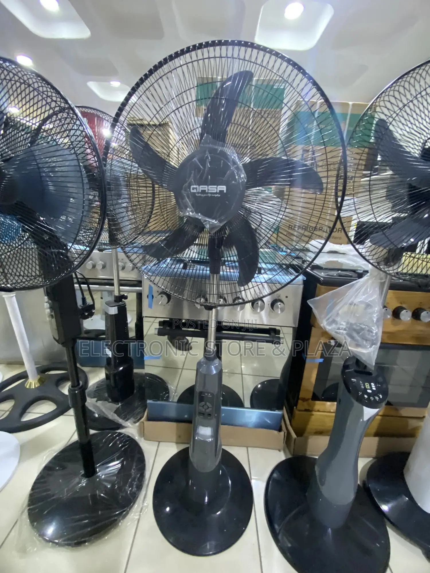 "18" Qasa Rechargeable Fan - Big Breeze, Long Lasting
