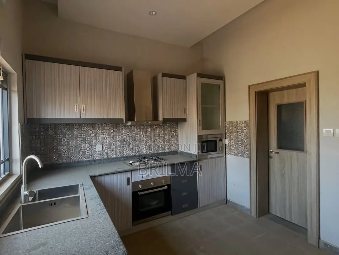 4bdrm Duplex in Lugbe District for sale
