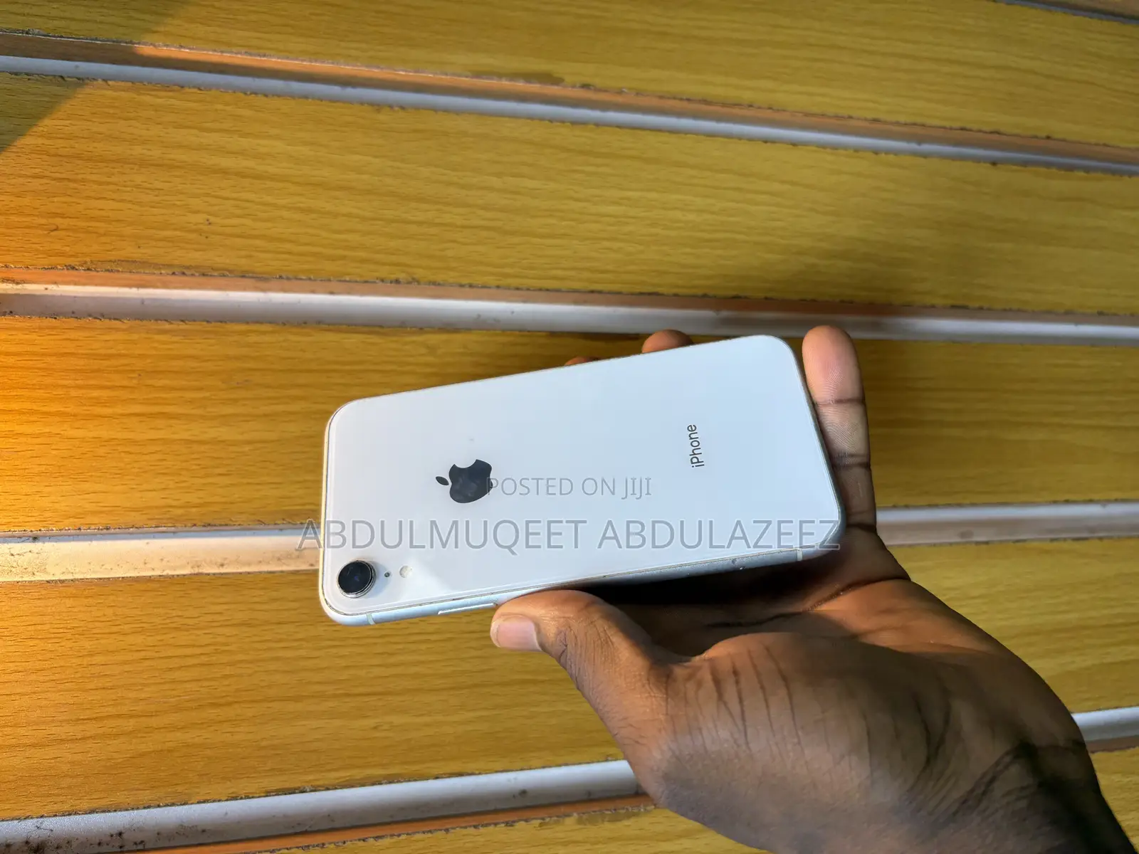 Apple iPhone XR 64 GB White