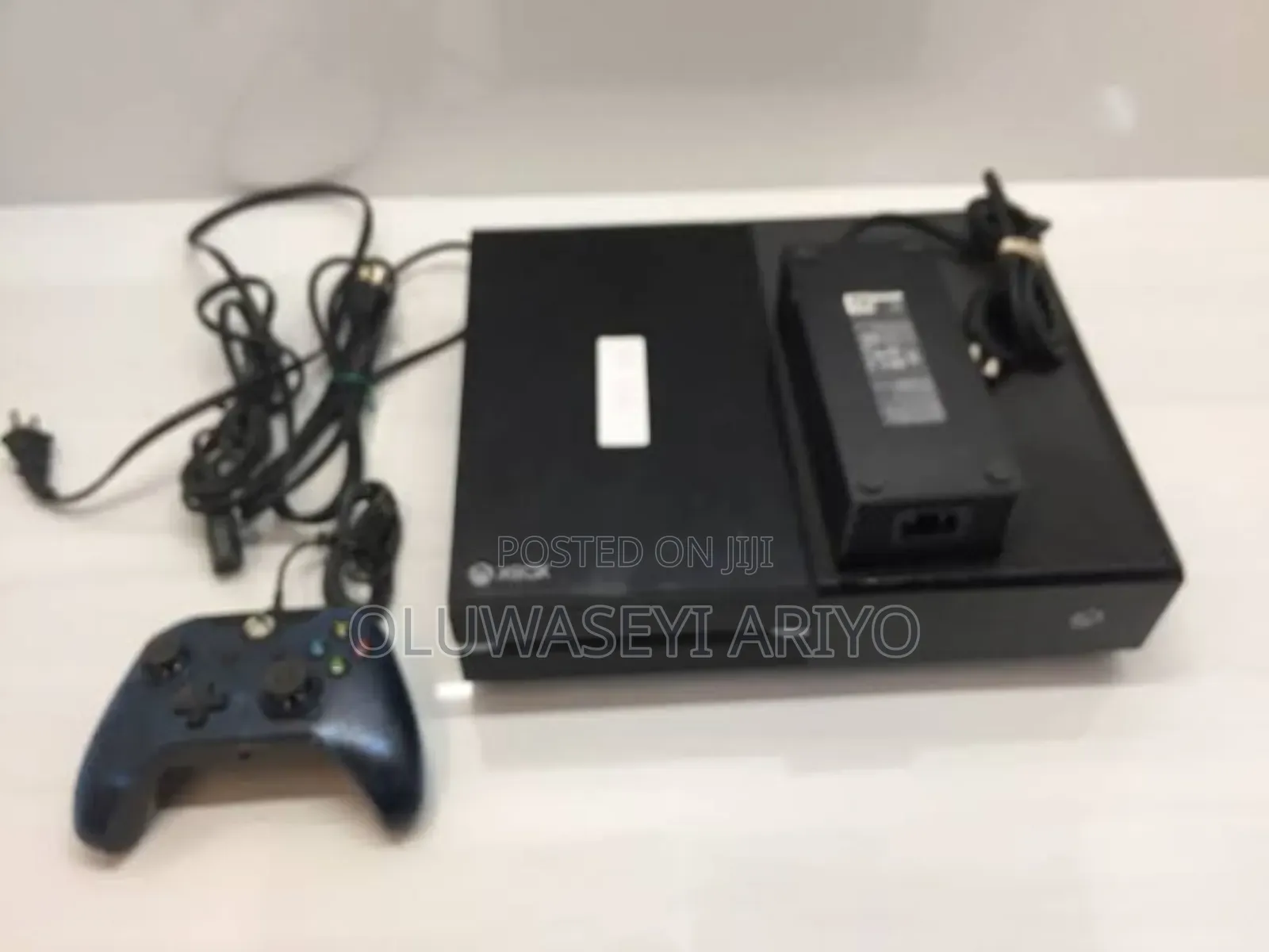 Complete Xbox 1 Wt 1 Wired Pad and 4 Games Installed