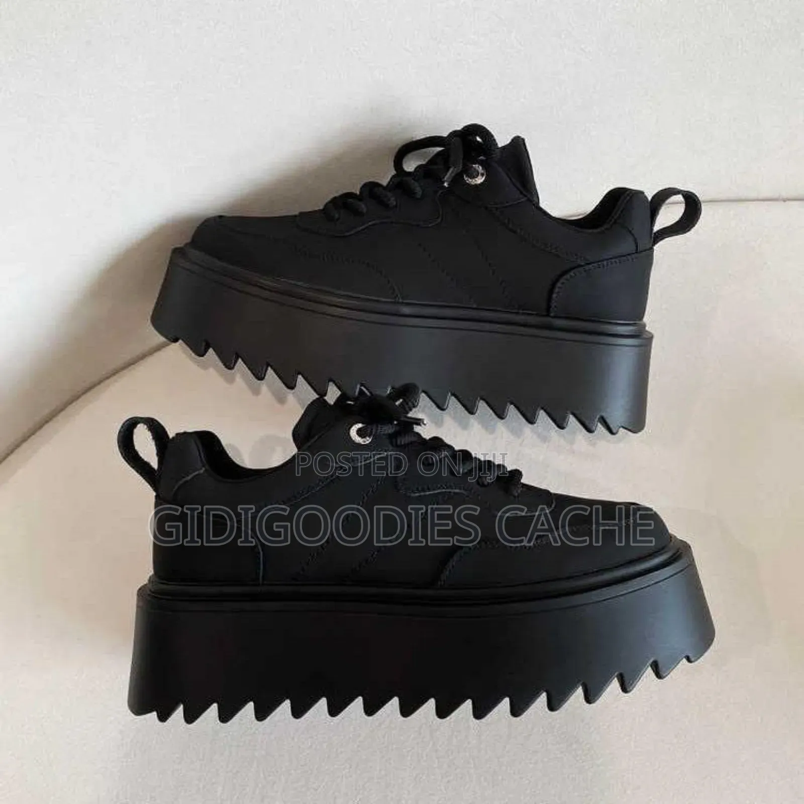 Chunky Unisex Sneakers White/Black Size 39-44