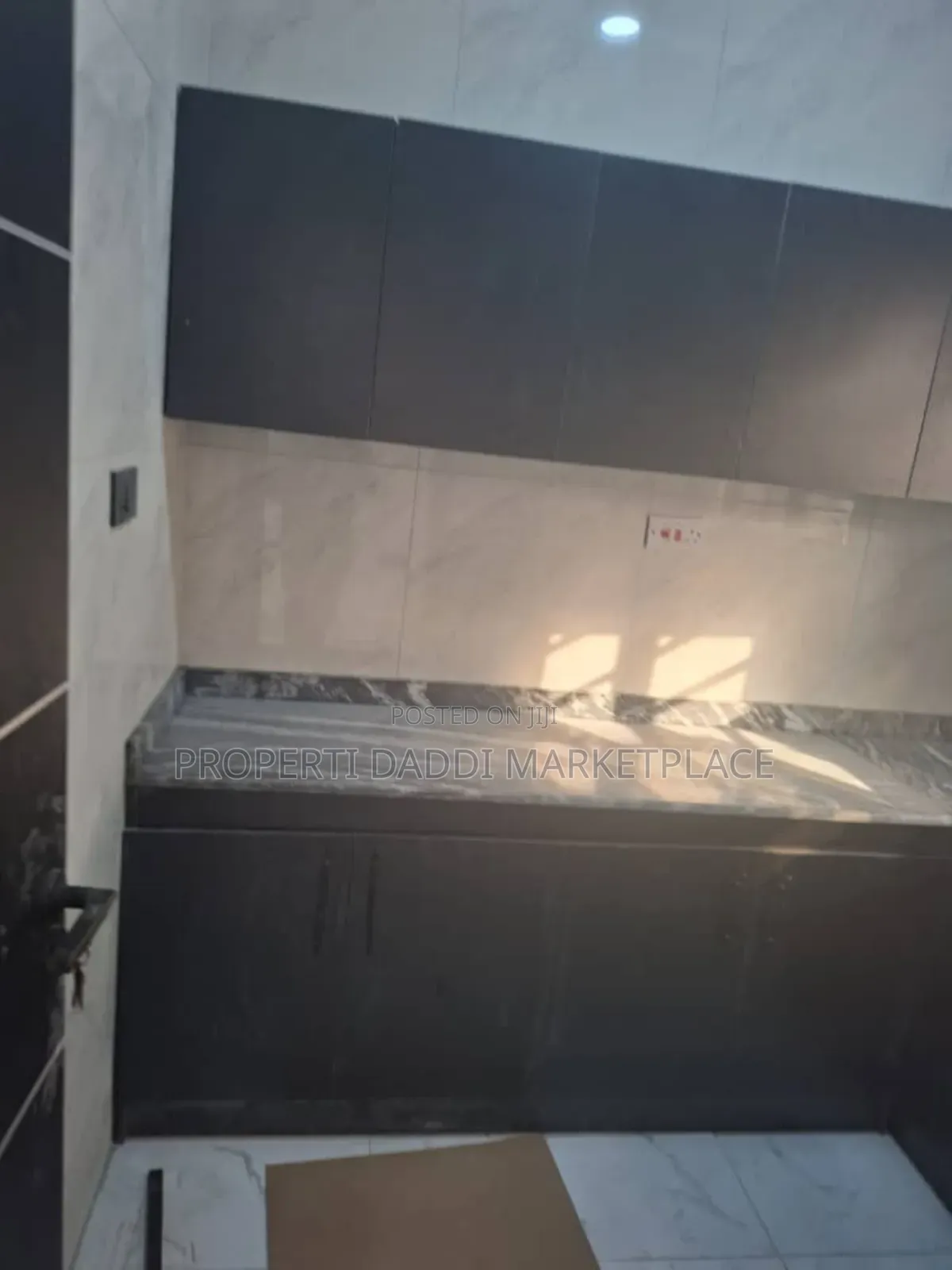 2bdrm Block of Flats in New London Estate, Baruwa for rent