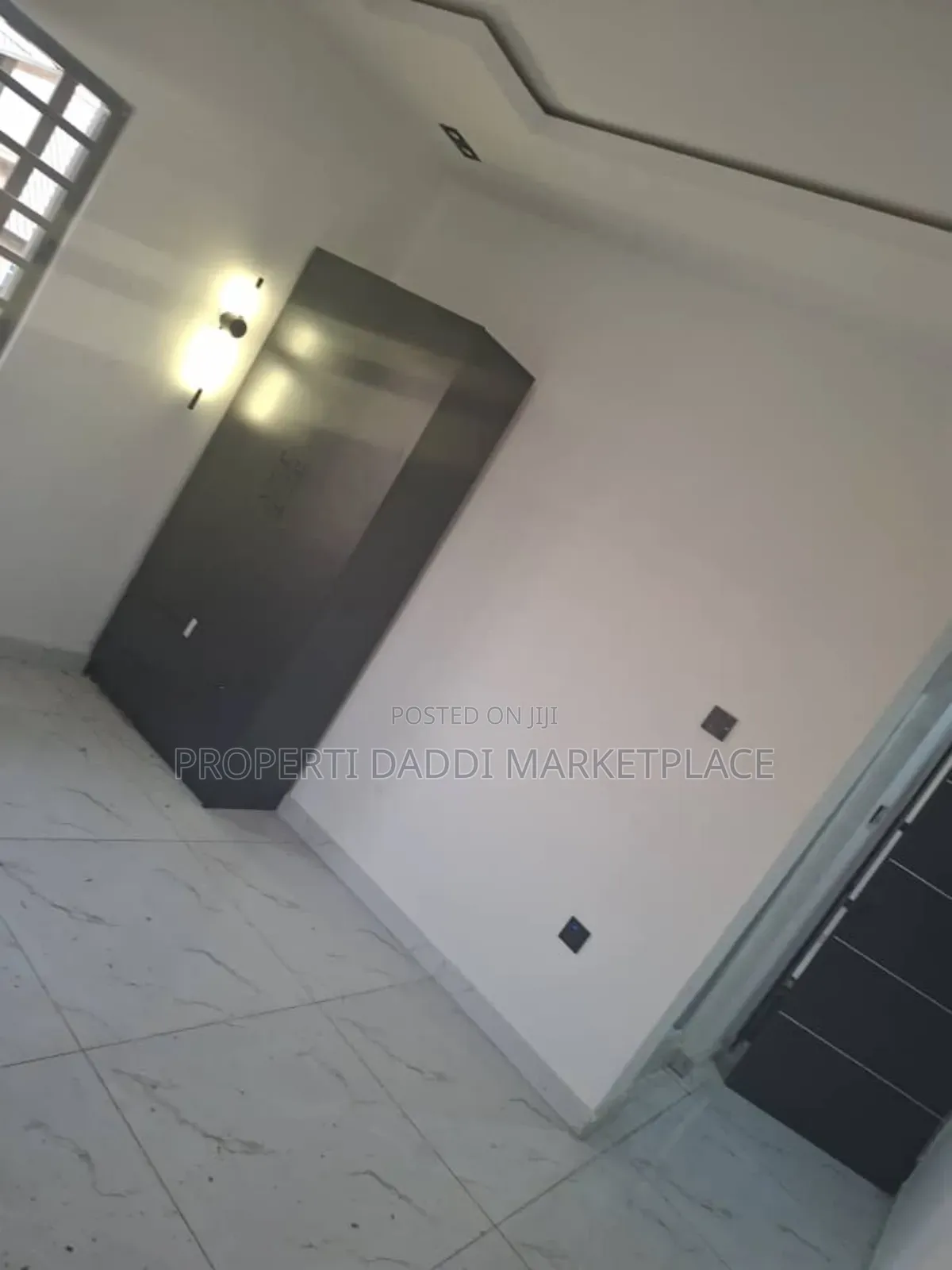2bdrm Block of Flats in New London Estate, Baruwa for rent