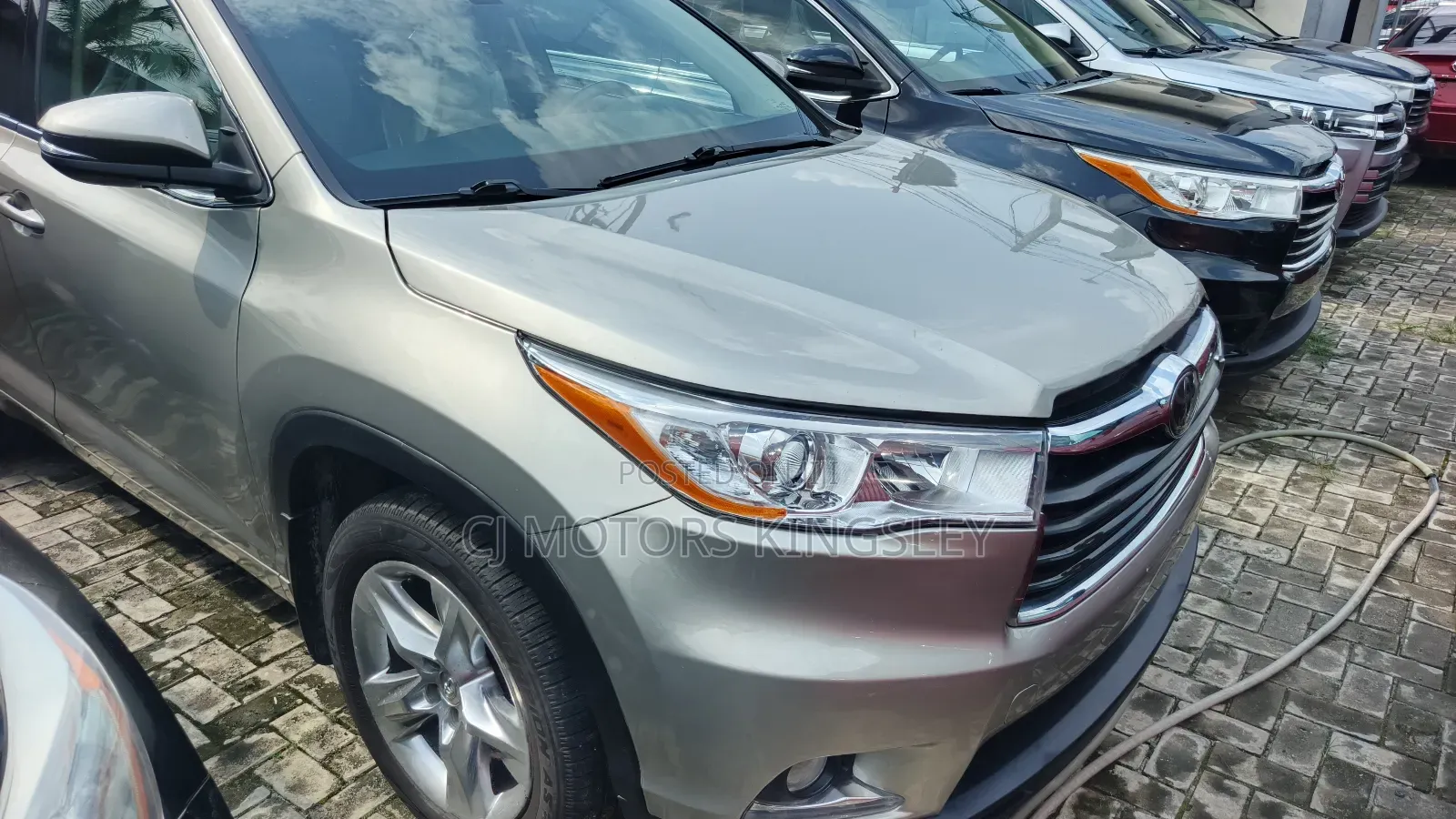 Toyota Highlander Limited Platinum 4dr SUV (3.5L 6cyl 6A) 2015 Gold