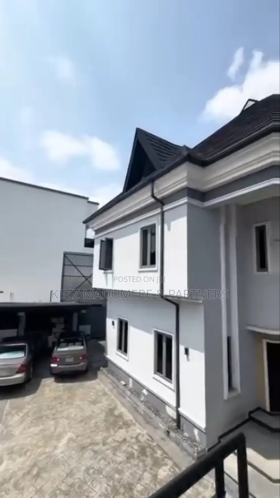 5bdrm Duplex in Stadium Road , Port for sale
